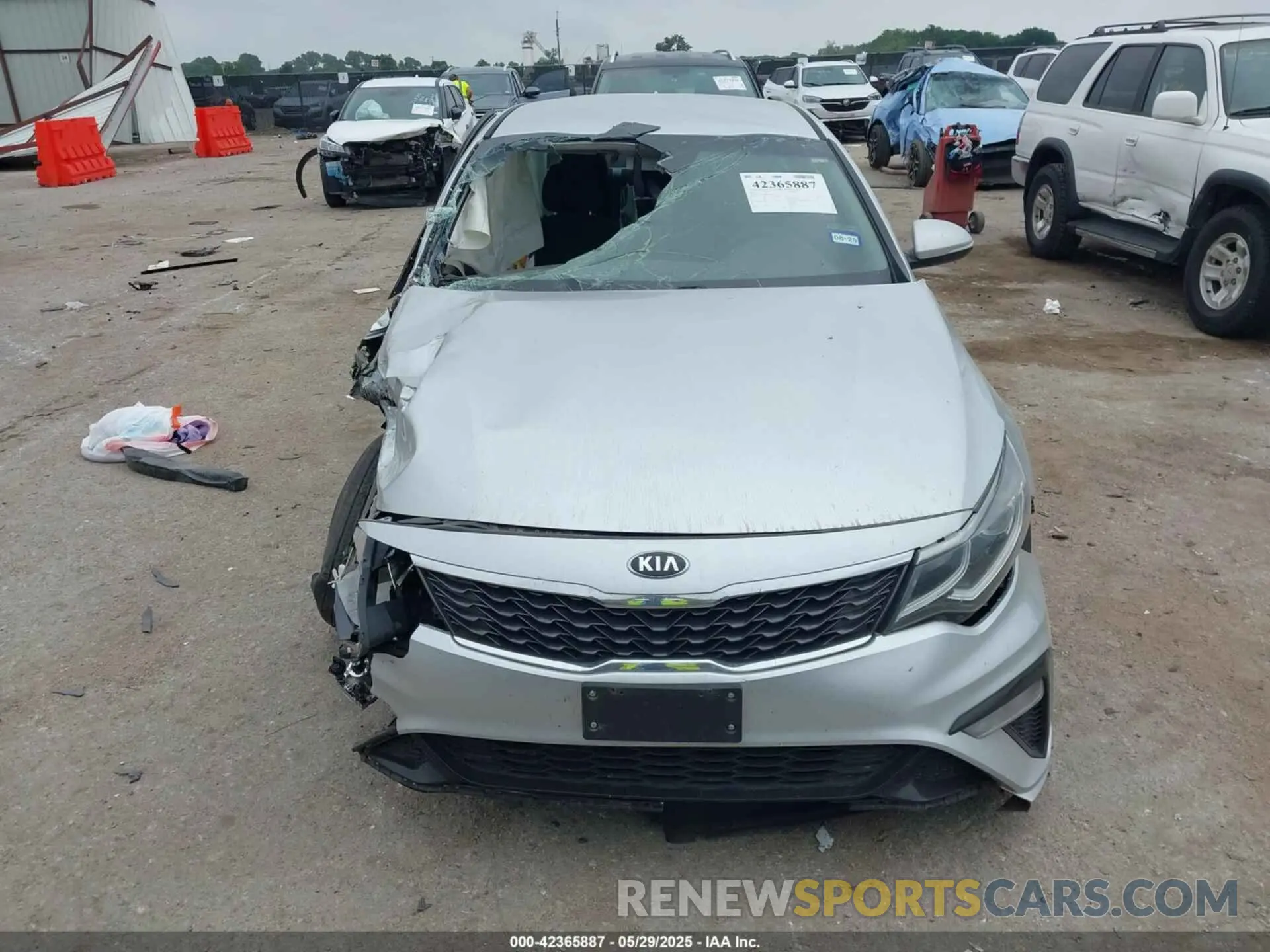 12 Photograph of a damaged car 5XXGT4L38KG330893 KIA OPTIMA 2019