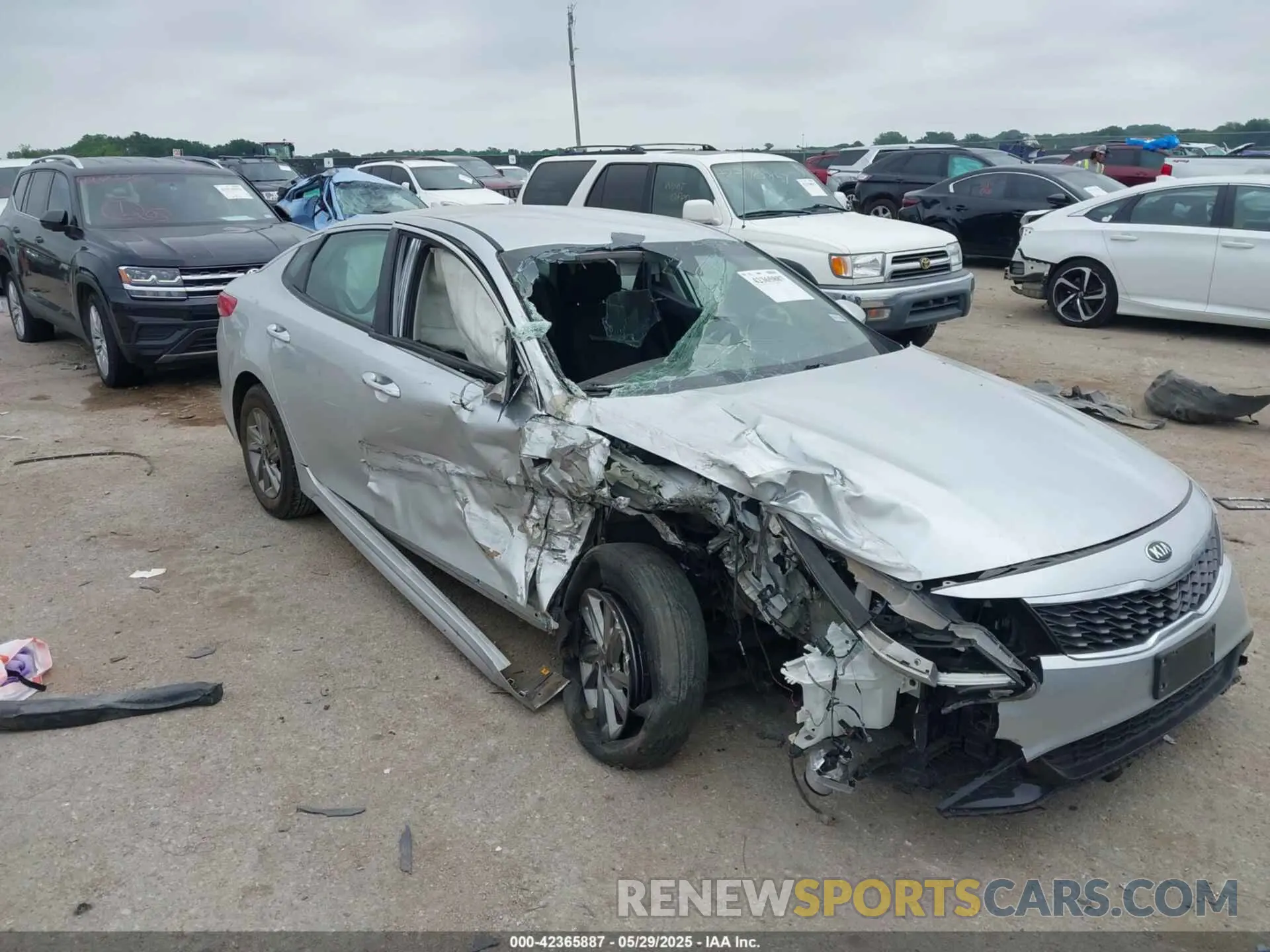 6 Photograph of a damaged car 5XXGT4L38KG330893 KIA OPTIMA 2019