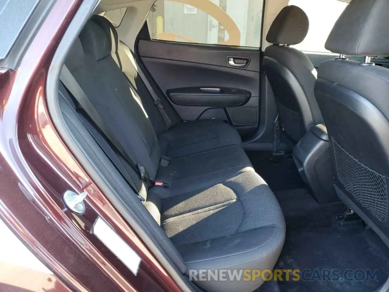 11 Photograph of a damaged car 5XXGT4L38KG333602 KIA OPTIMA 2019