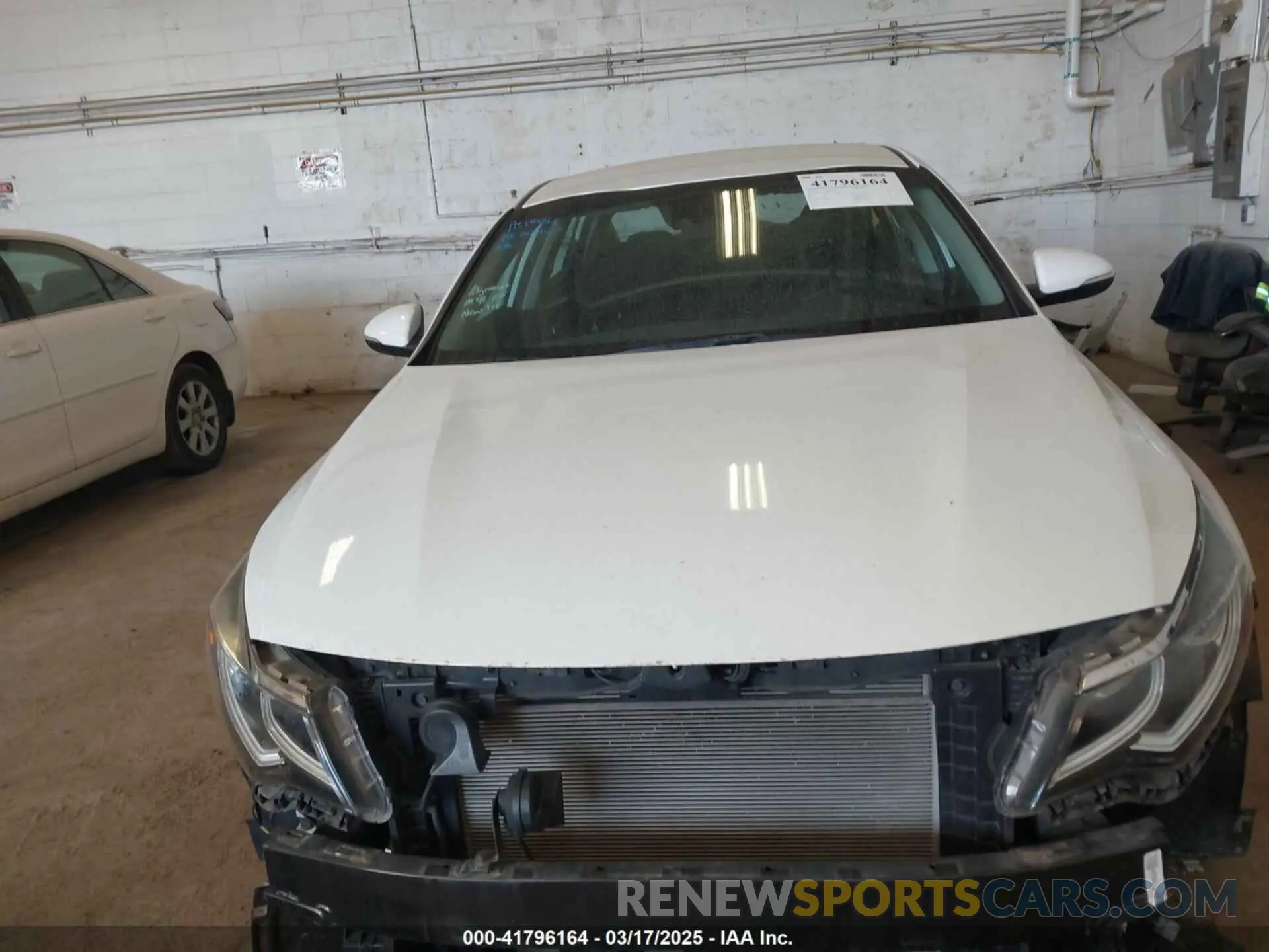 12 Photograph of a damaged car 5XXGT4L38KG334846 KIA OPTIMA 2019