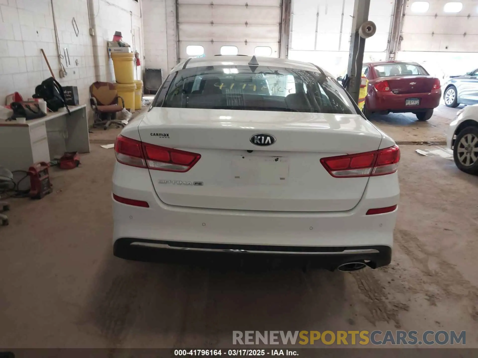 16 Photograph of a damaged car 5XXGT4L38KG334846 KIA OPTIMA 2019