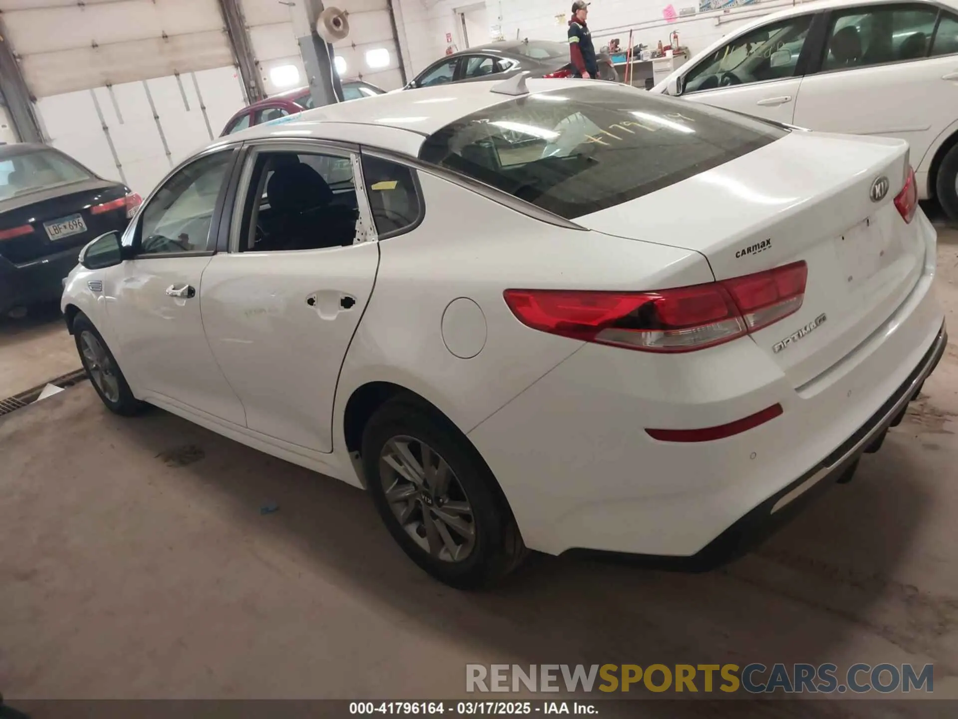 3 Photograph of a damaged car 5XXGT4L38KG334846 KIA OPTIMA 2019