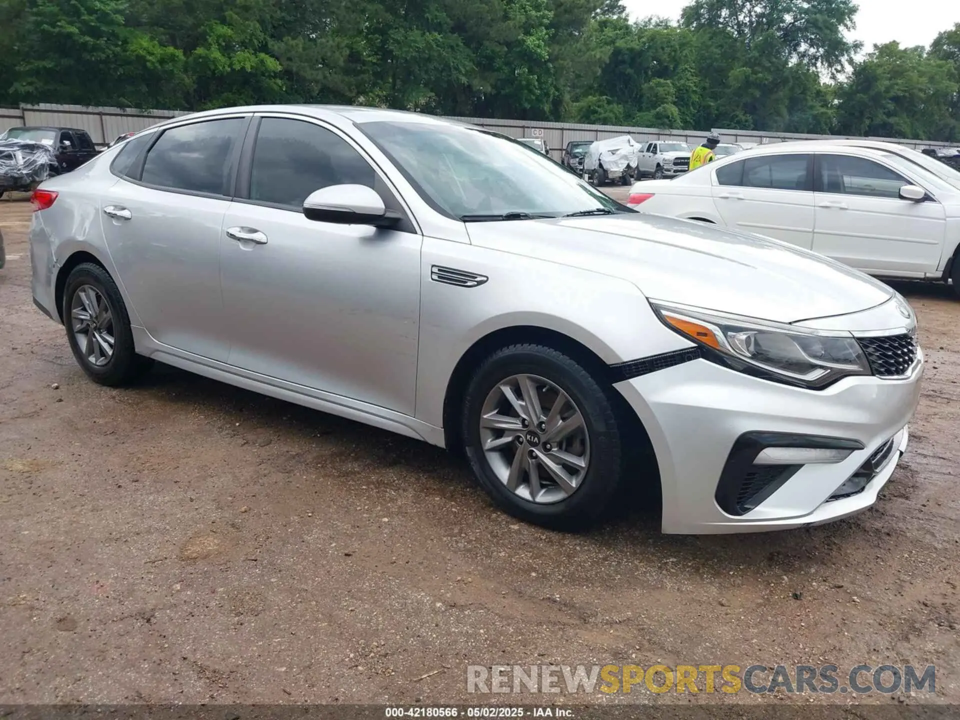 1 Photograph of a damaged car 5XXGT4L38KG342820 KIA OPTIMA 2019