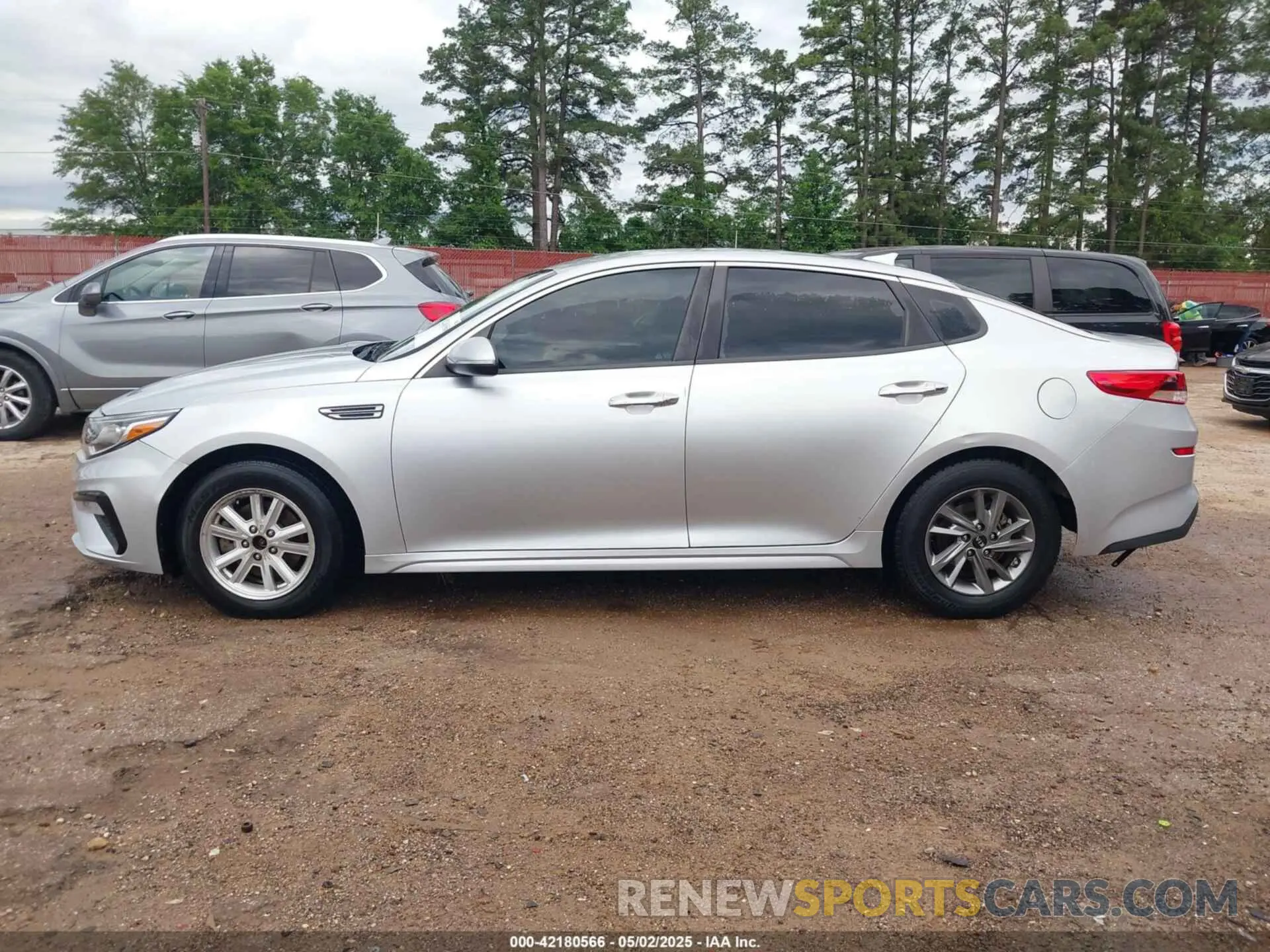 13 Photograph of a damaged car 5XXGT4L38KG342820 KIA OPTIMA 2019