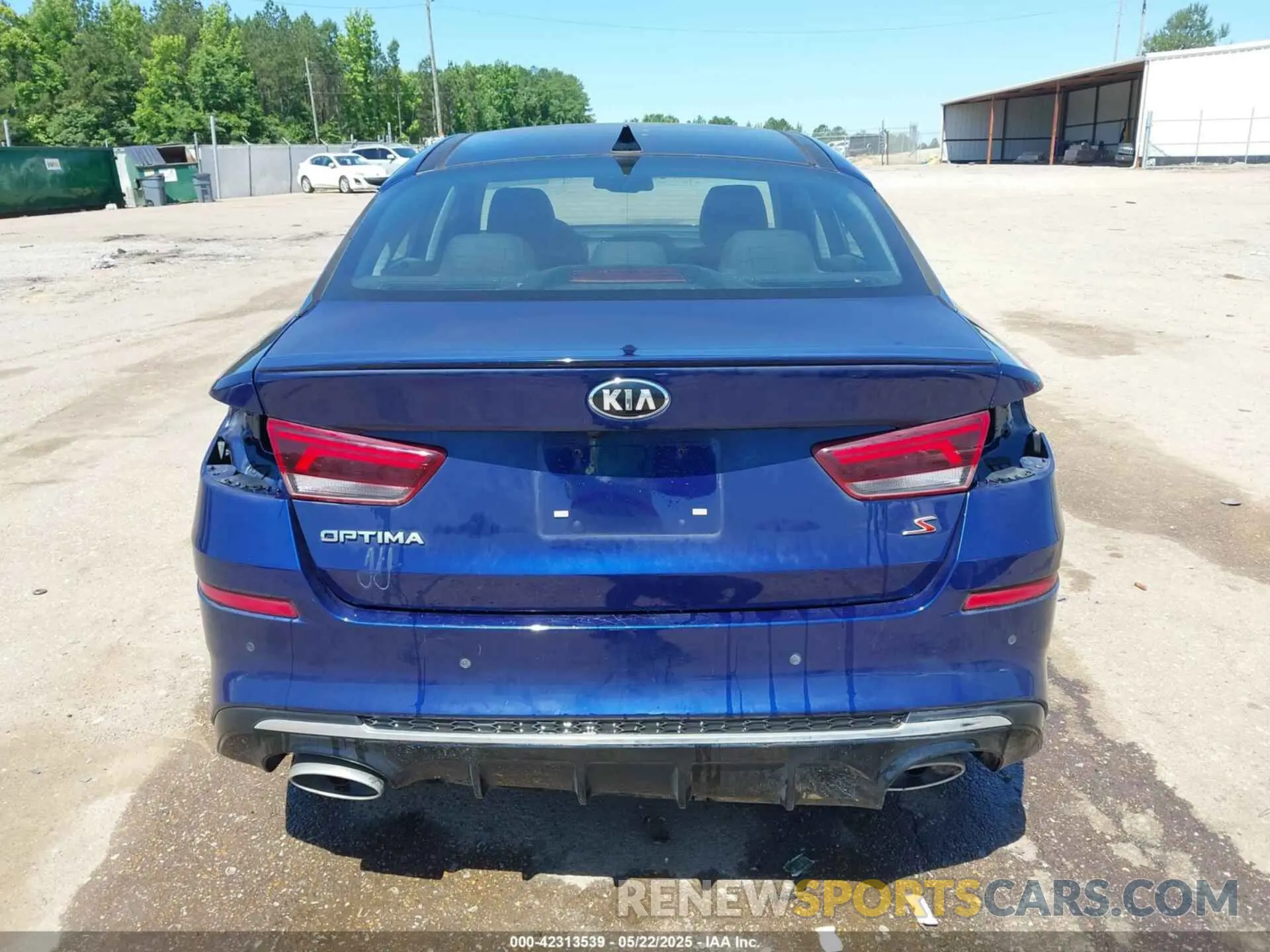 17 Photograph of a damaged car 5XXGT4L38KG359424 KIA OPTIMA 2019
