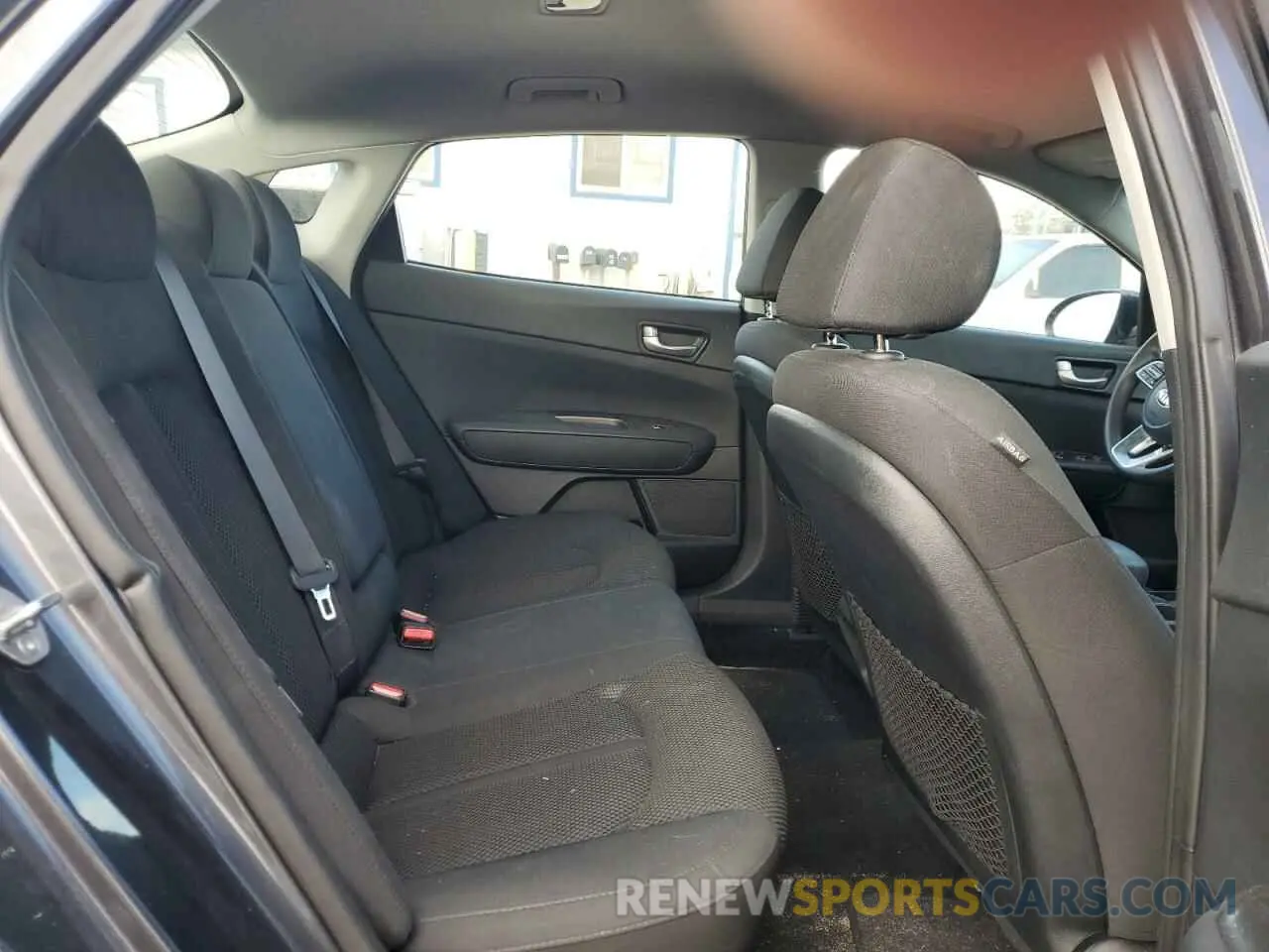 10 Photograph of a damaged car 5XXGT4L39KG284281 KIA OPTIMA 2019