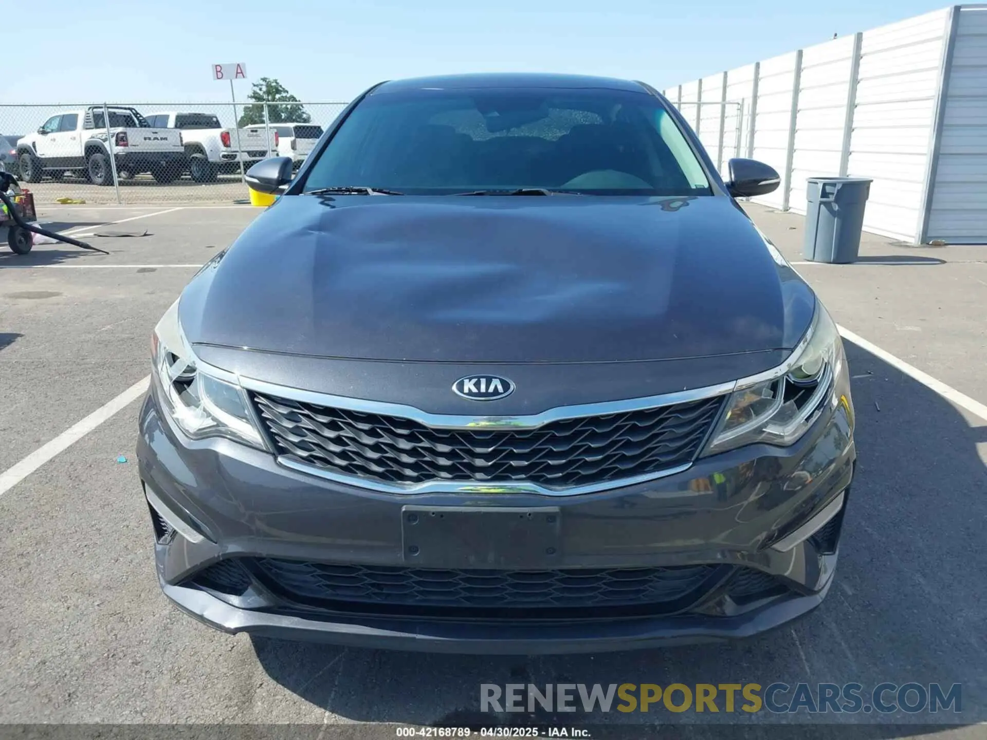12 Фотография поврежденного автомобиля 5XXGT4L39KG288153 KIA OPTIMA 2019