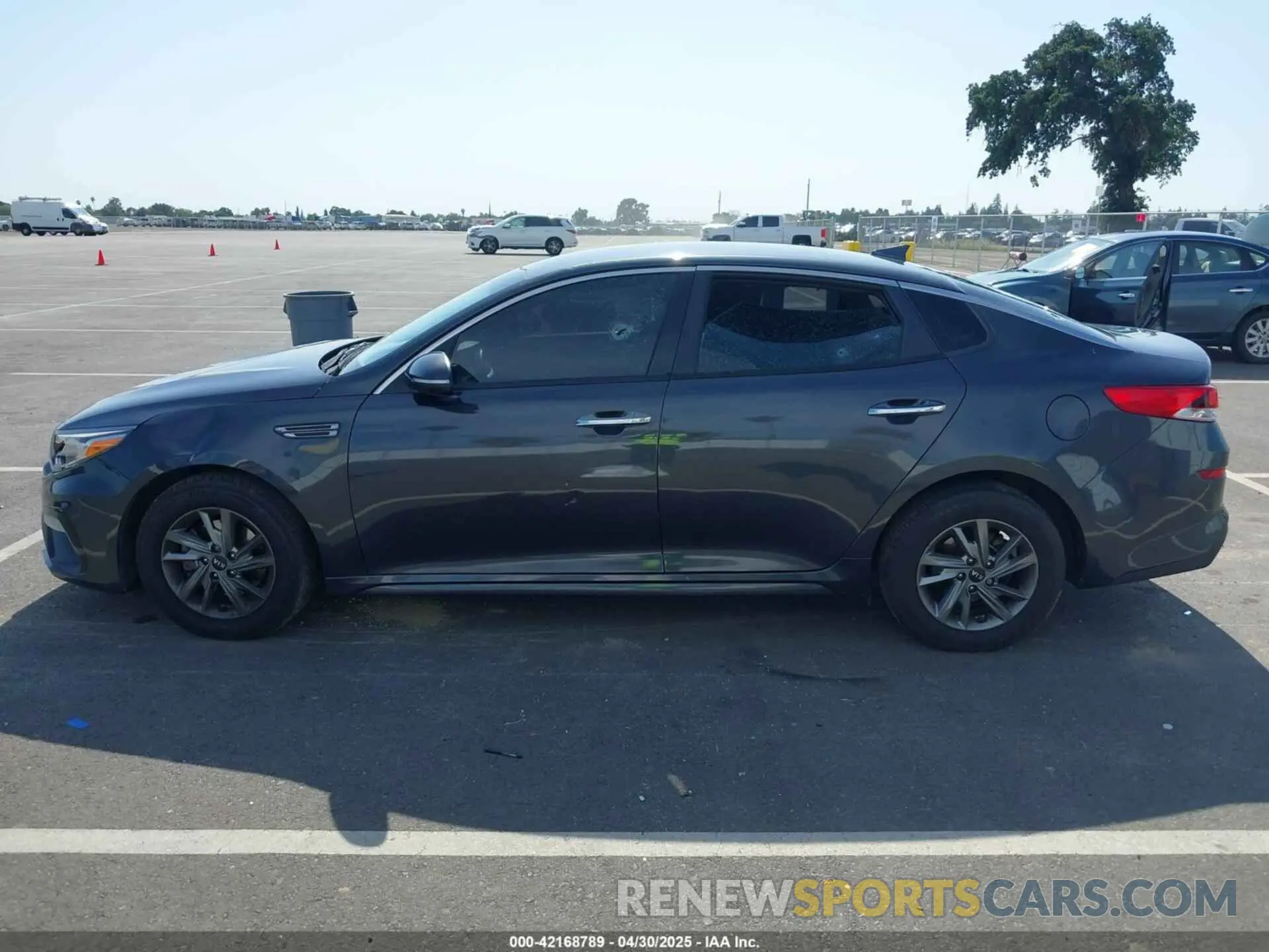 14 Фотография поврежденного автомобиля 5XXGT4L39KG288153 KIA OPTIMA 2019