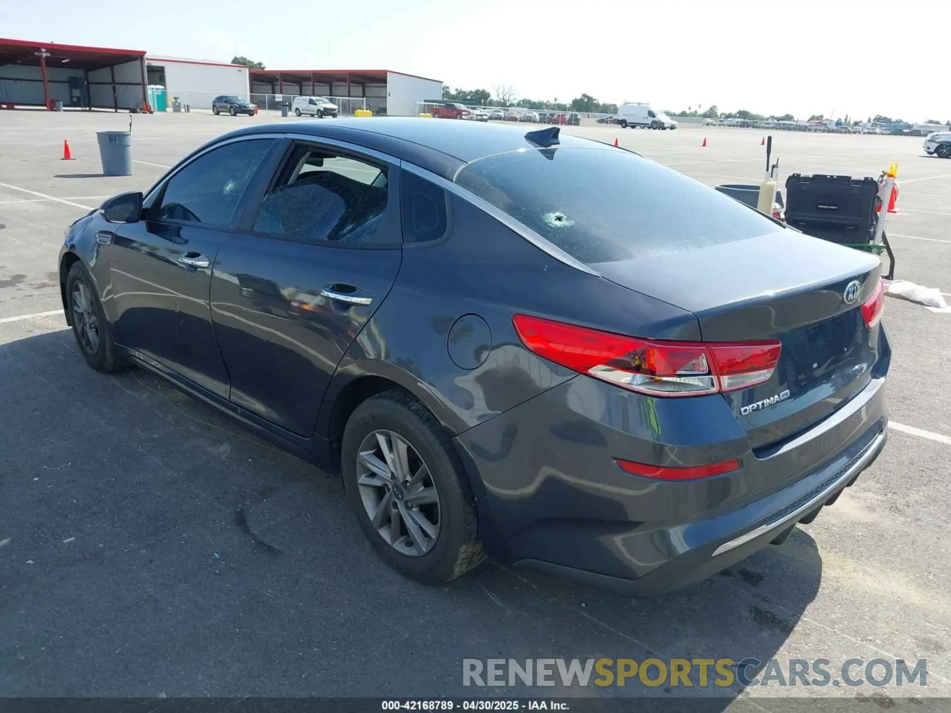 3 Фотография поврежденного автомобиля 5XXGT4L39KG288153 KIA OPTIMA 2019