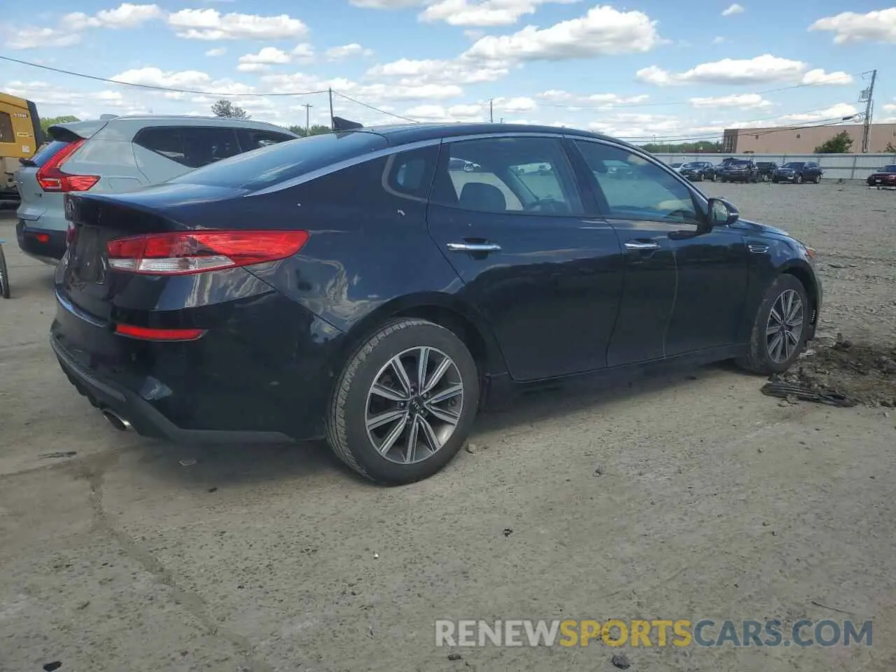4 Photograph of a damaged car 5XXGT4L39KG308627 KIA OPTIMA 2019