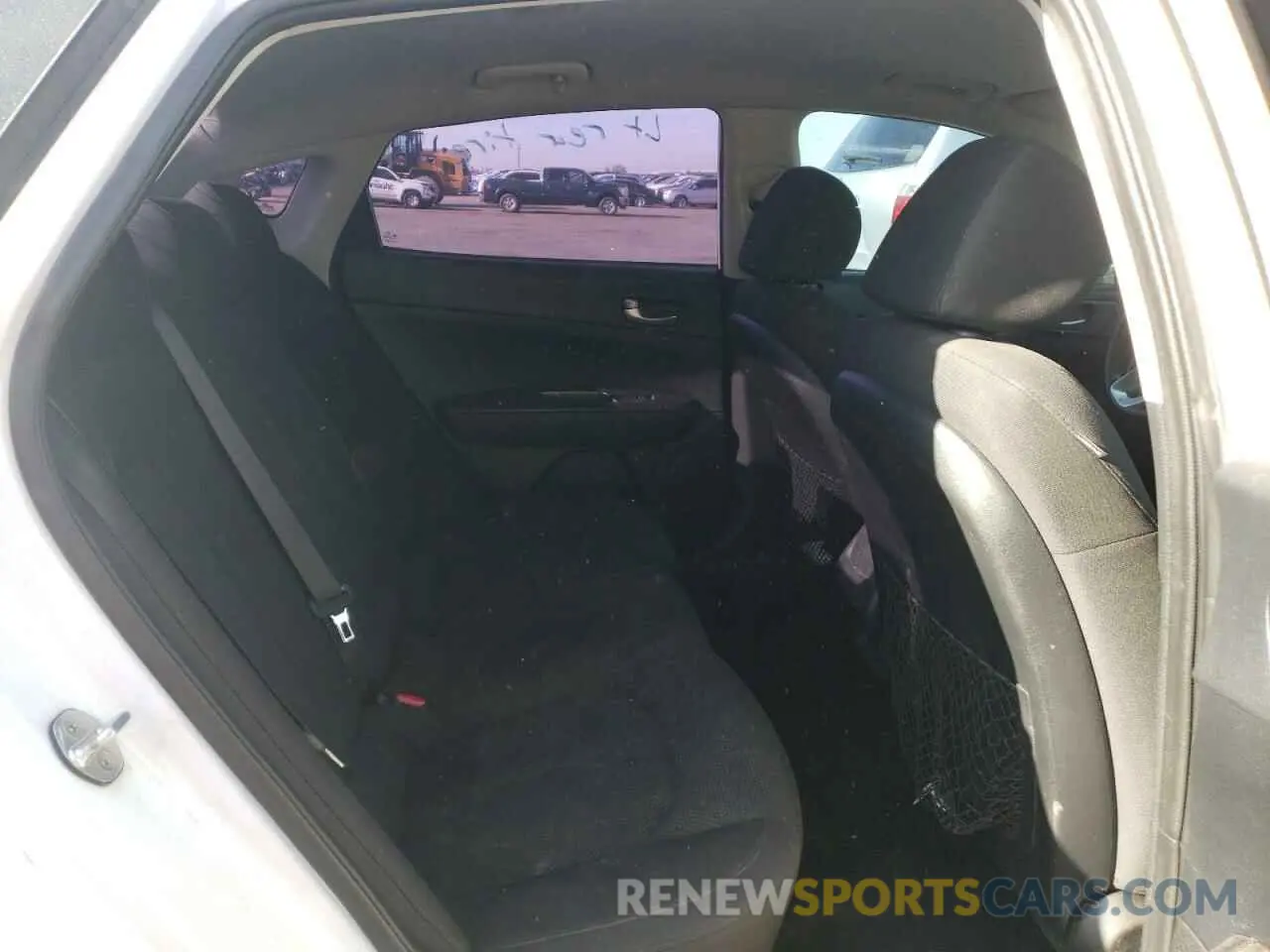 10 Photograph of a damaged car 5XXGT4L39KG318509 KIA OPTIMA 2019
