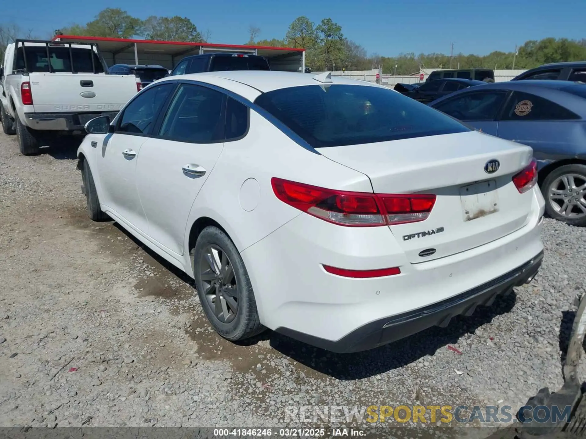 3 Фотография поврежденного автомобиля 5XXGT4L39KG333818 KIA OPTIMA 2019