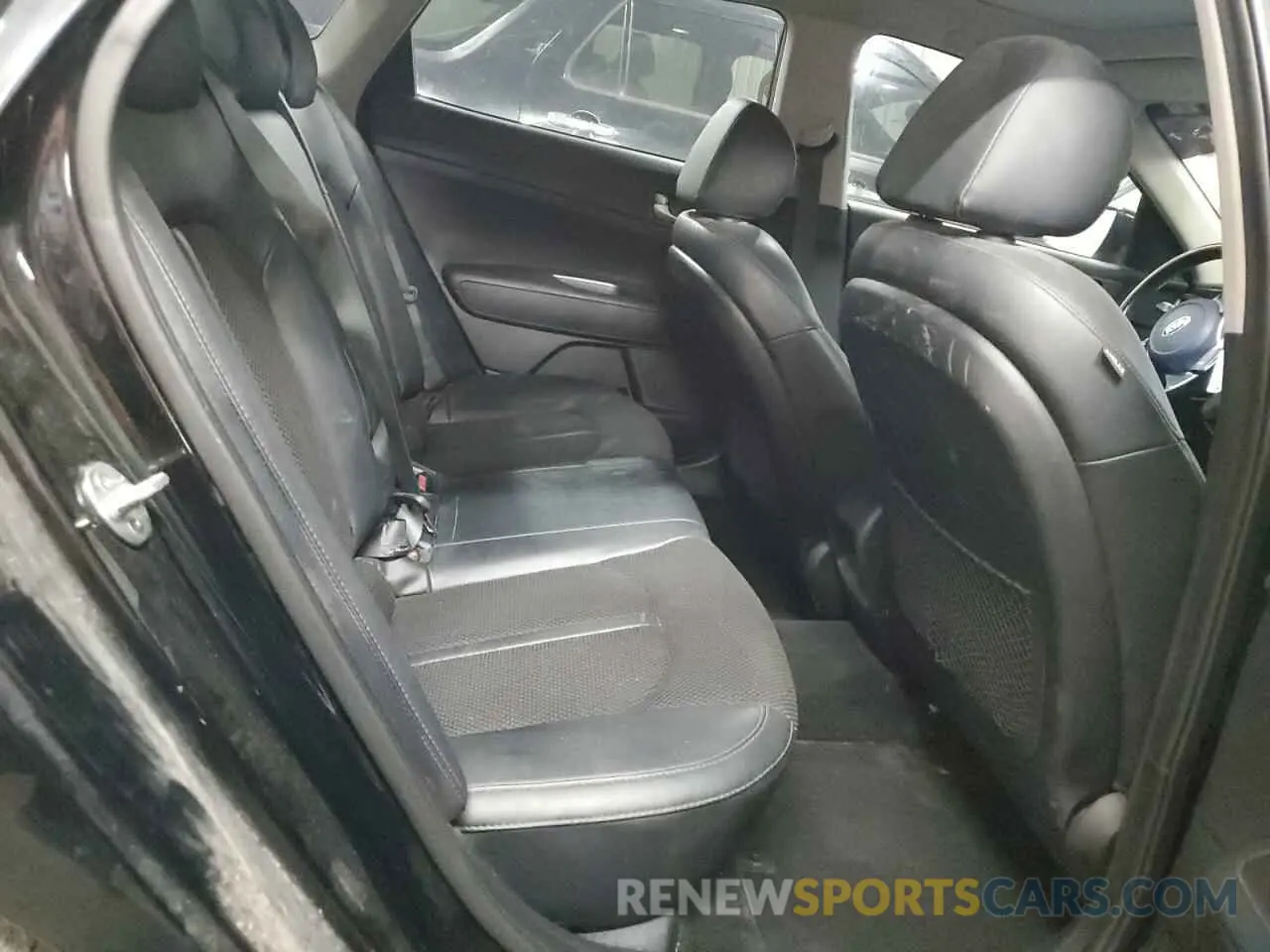 10 Photograph of a damaged car 5XXGT4L39KG349310 KIA OPTIMA 2019