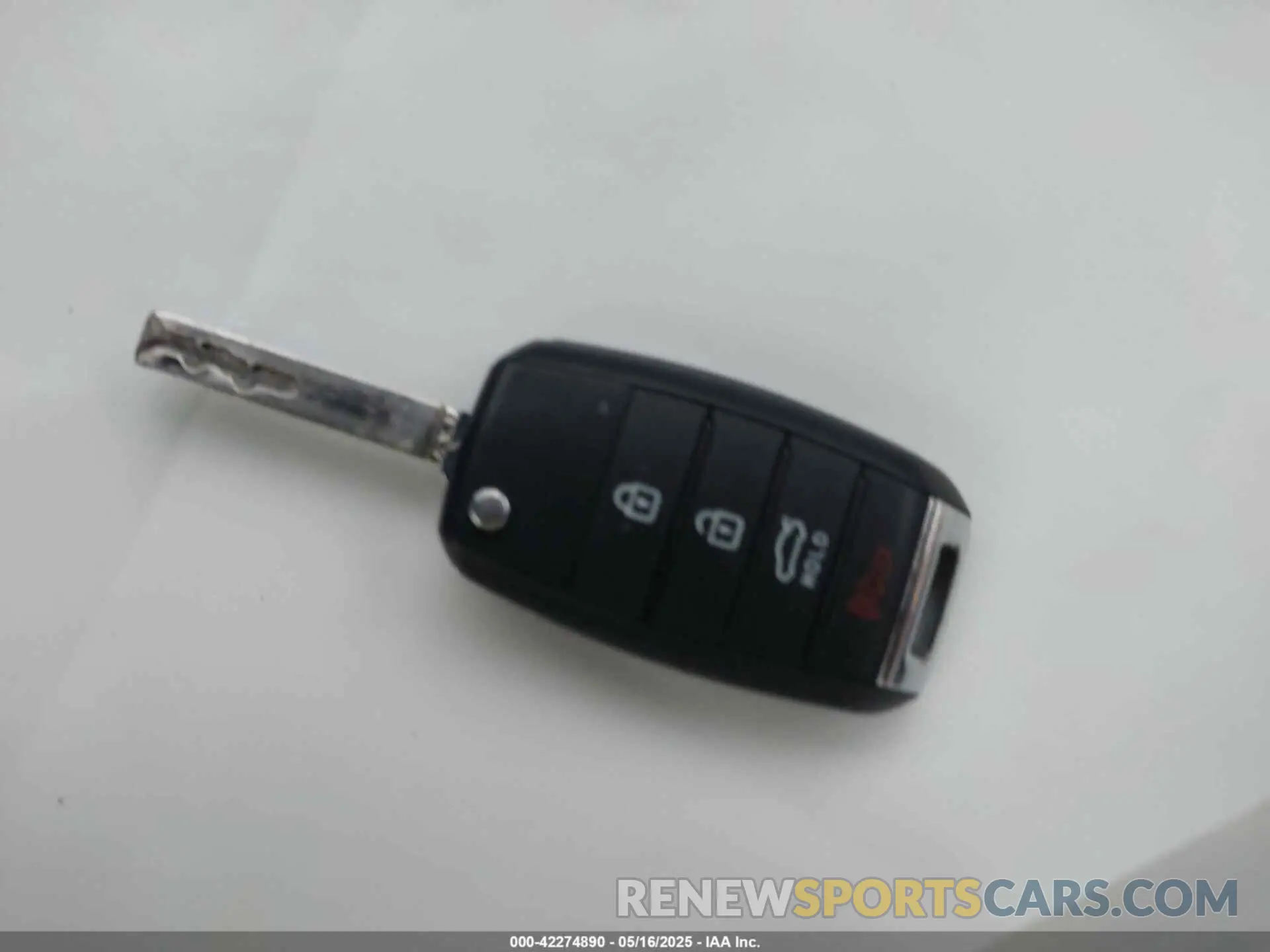 11 Photograph of a damaged car 5XXGT4L39KG350246 KIA OPTIMA 2019