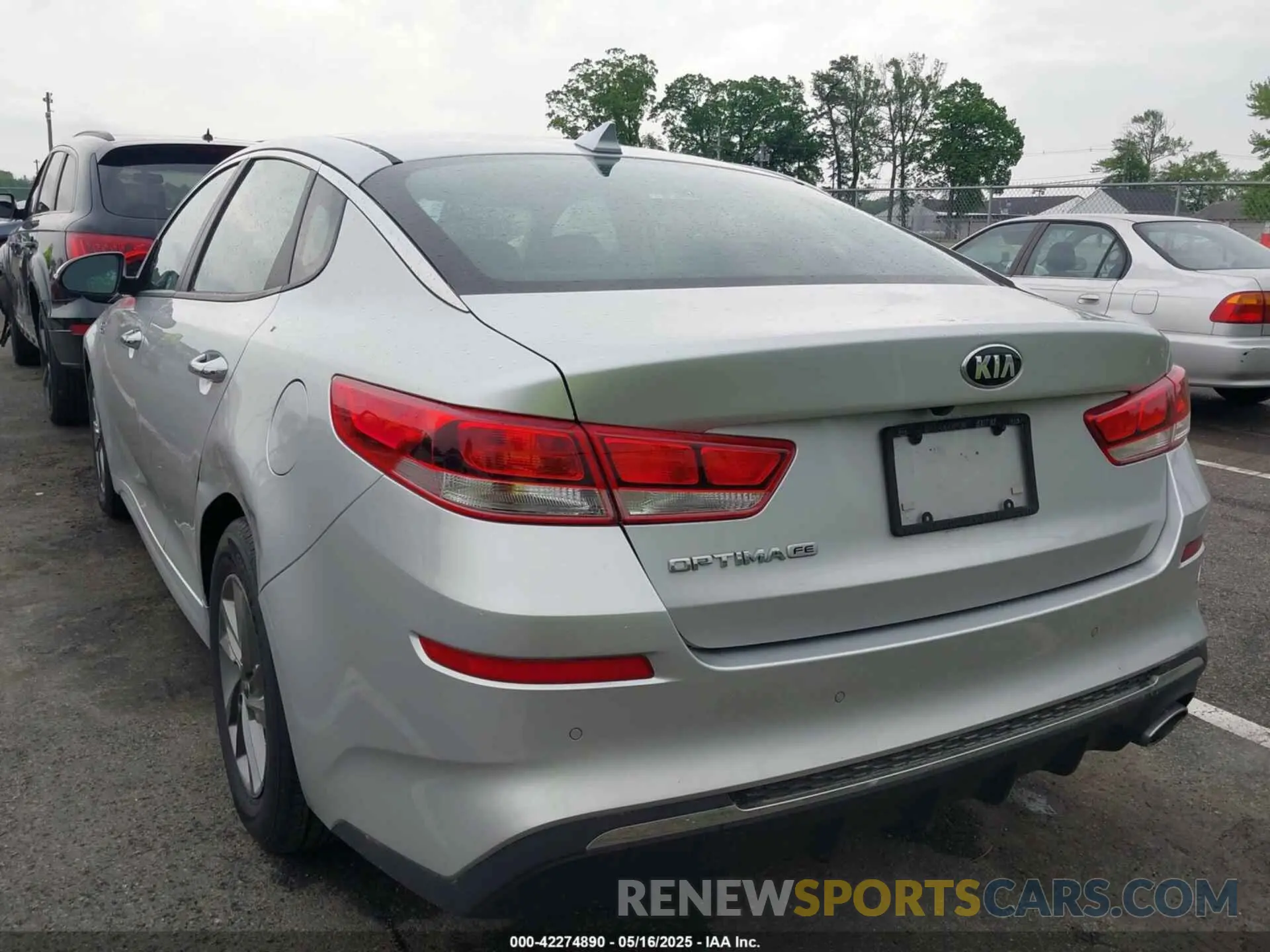 3 Photograph of a damaged car 5XXGT4L39KG350246 KIA OPTIMA 2019