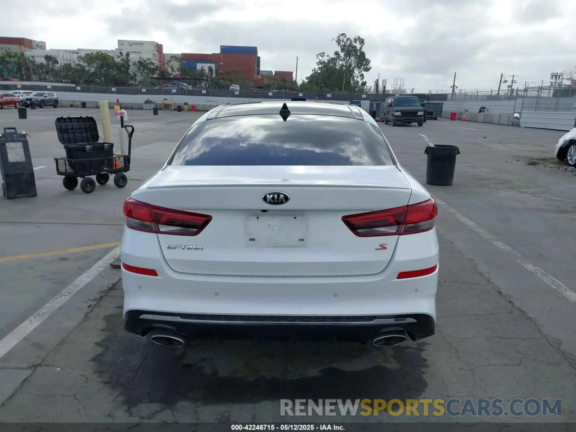 16 Photograph of a damaged car 5XXGT4L39KG363899 KIA OPTIMA 2019