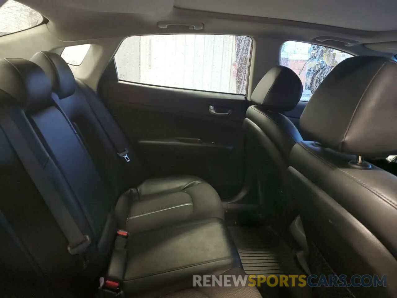 10 Photograph of a damaged car 5XXGT4L39KG372182 KIA OPTIMA 2019
