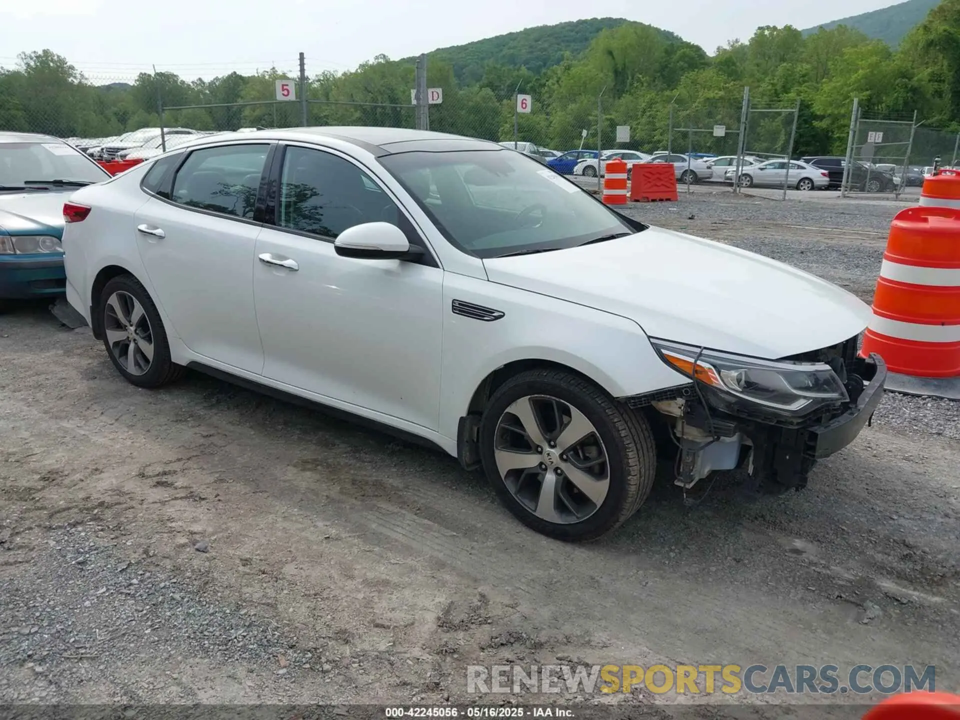 1 Фотография поврежденного автомобиля 5XXGT4L3XKG294267 KIA OPTIMA 2019