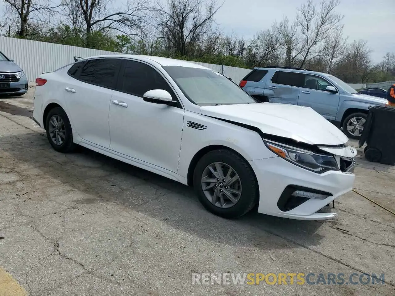 4 Фотография поврежденного автомобиля 5XXGT4L3XKG320057 KIA OPTIMA 2019