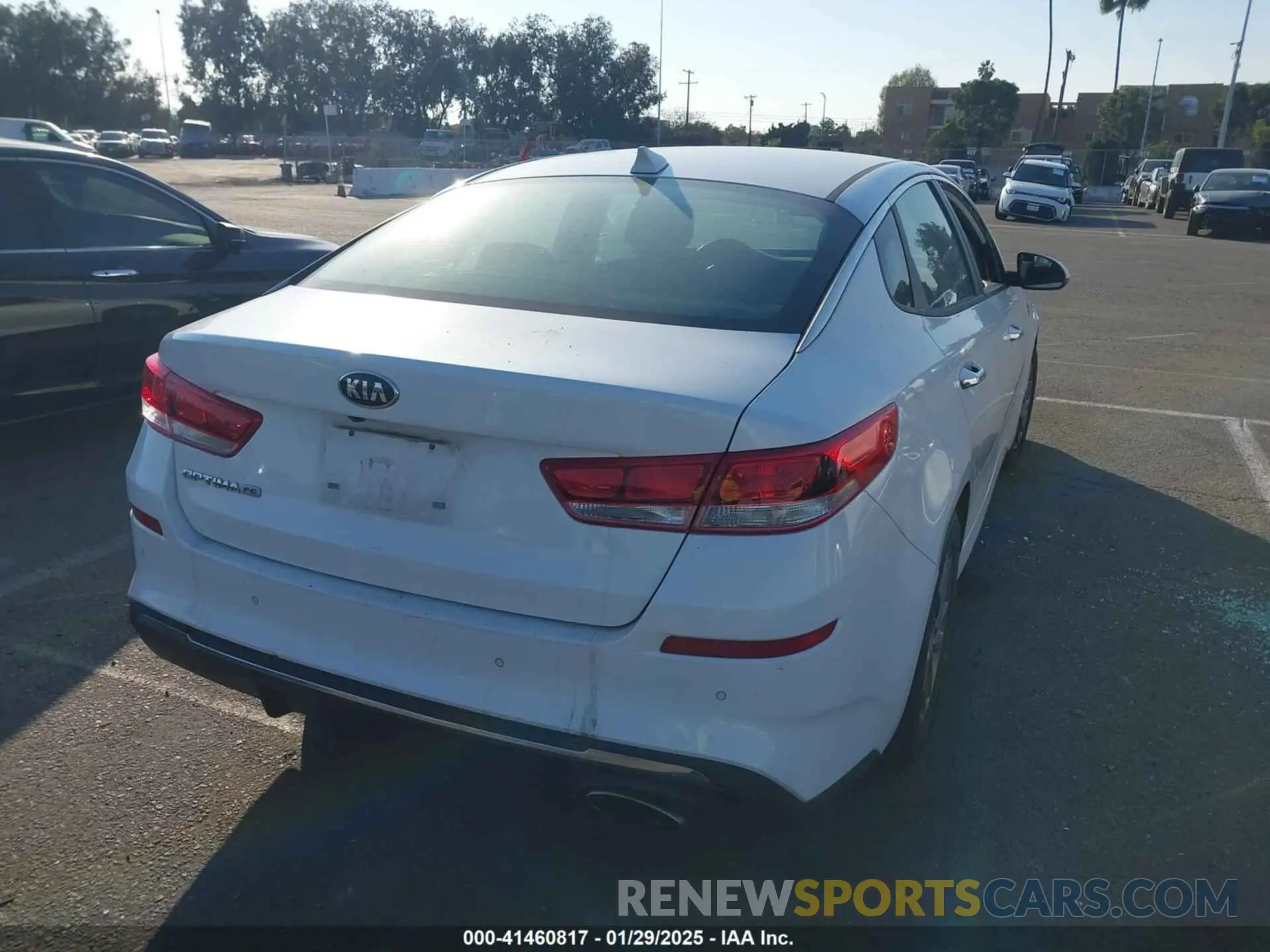 4 Фотография поврежденного автомобиля 5XXGT4L3XKG335044 KIA OPTIMA 2019