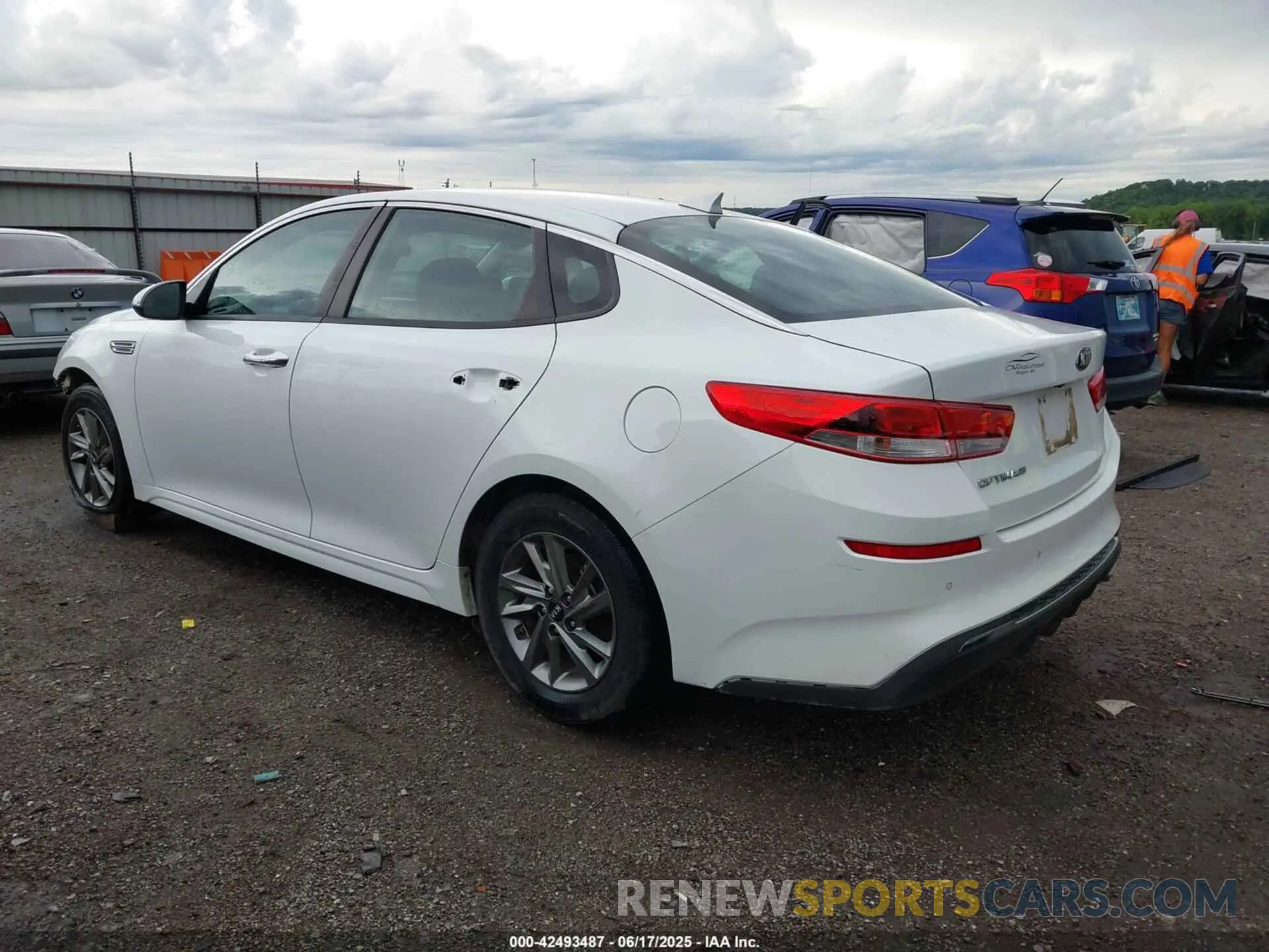 3 Photograph of a damaged car 5XXGT4L3XKG335769 KIA OPTIMA 2019
