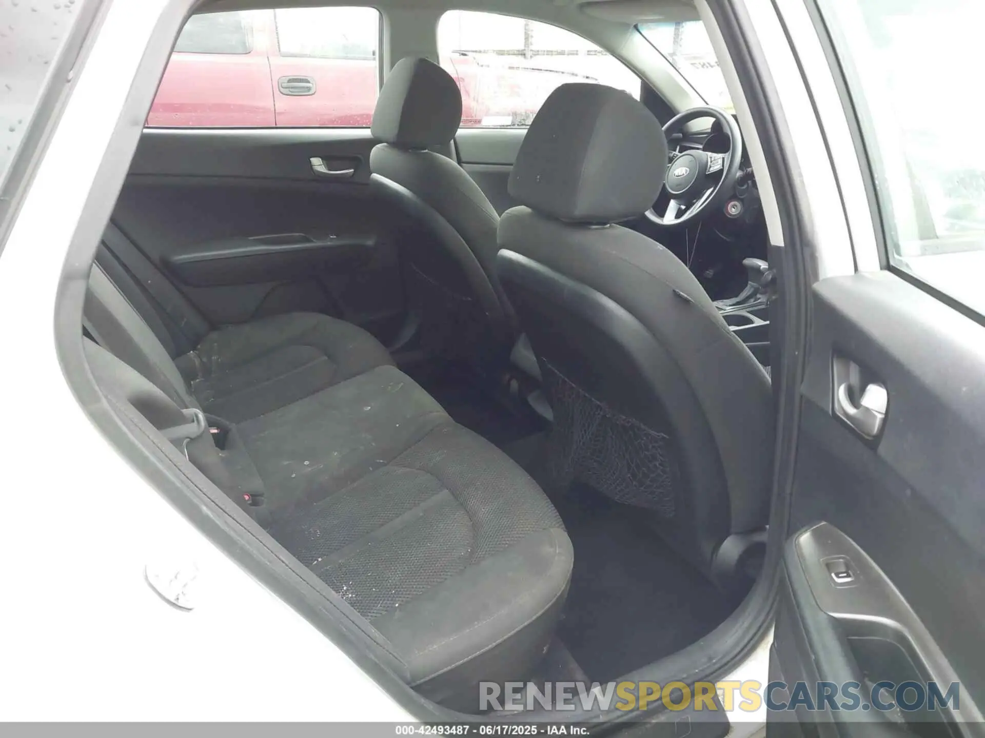 8 Photograph of a damaged car 5XXGT4L3XKG335769 KIA OPTIMA 2019