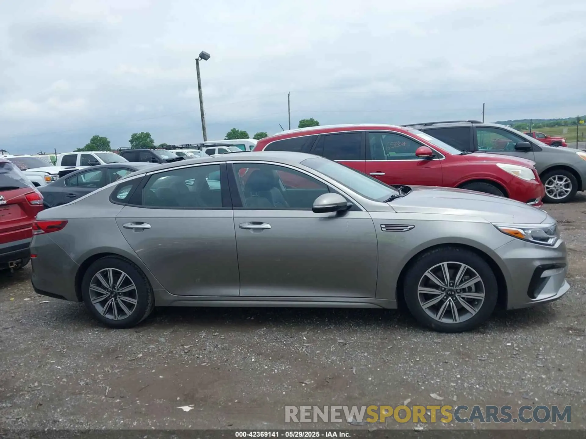 13 Photograph of a damaged car 5XXGU4L13KG286099 KIA OPTIMA 2019