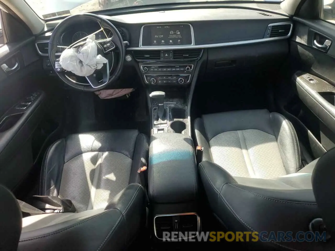 8 Photograph of a damaged car 5XXGU4L14KG328179 KIA OPTIMA 2019