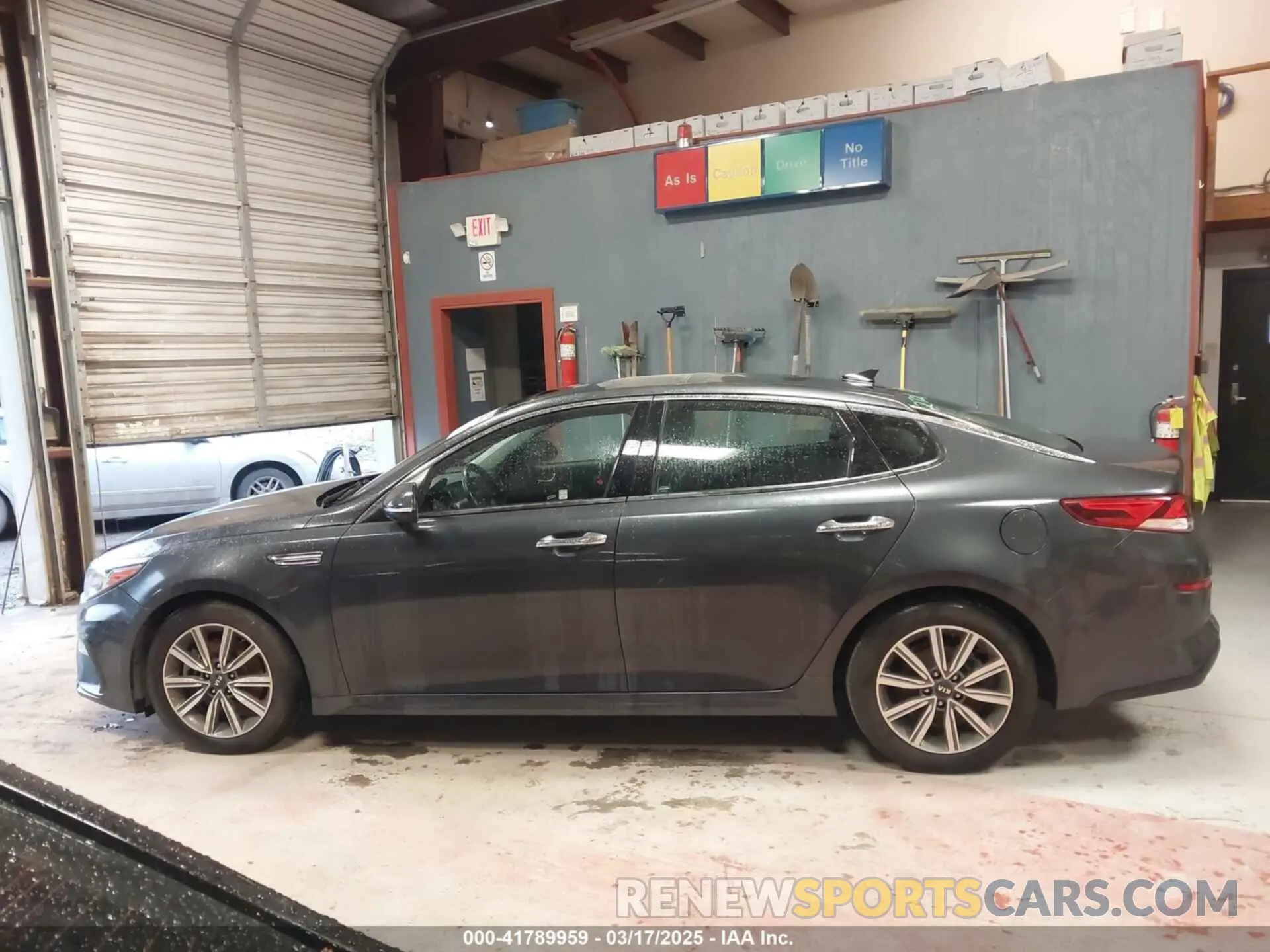 14 Photograph of a damaged car 5XXGU4L15KG298304 KIA OPTIMA 2019