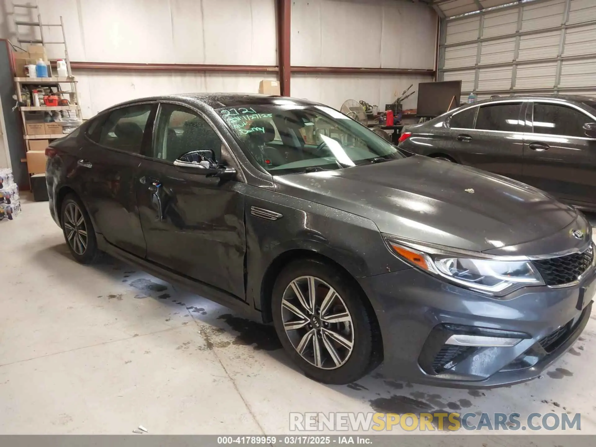 6 Photograph of a damaged car 5XXGU4L15KG298304 KIA OPTIMA 2019