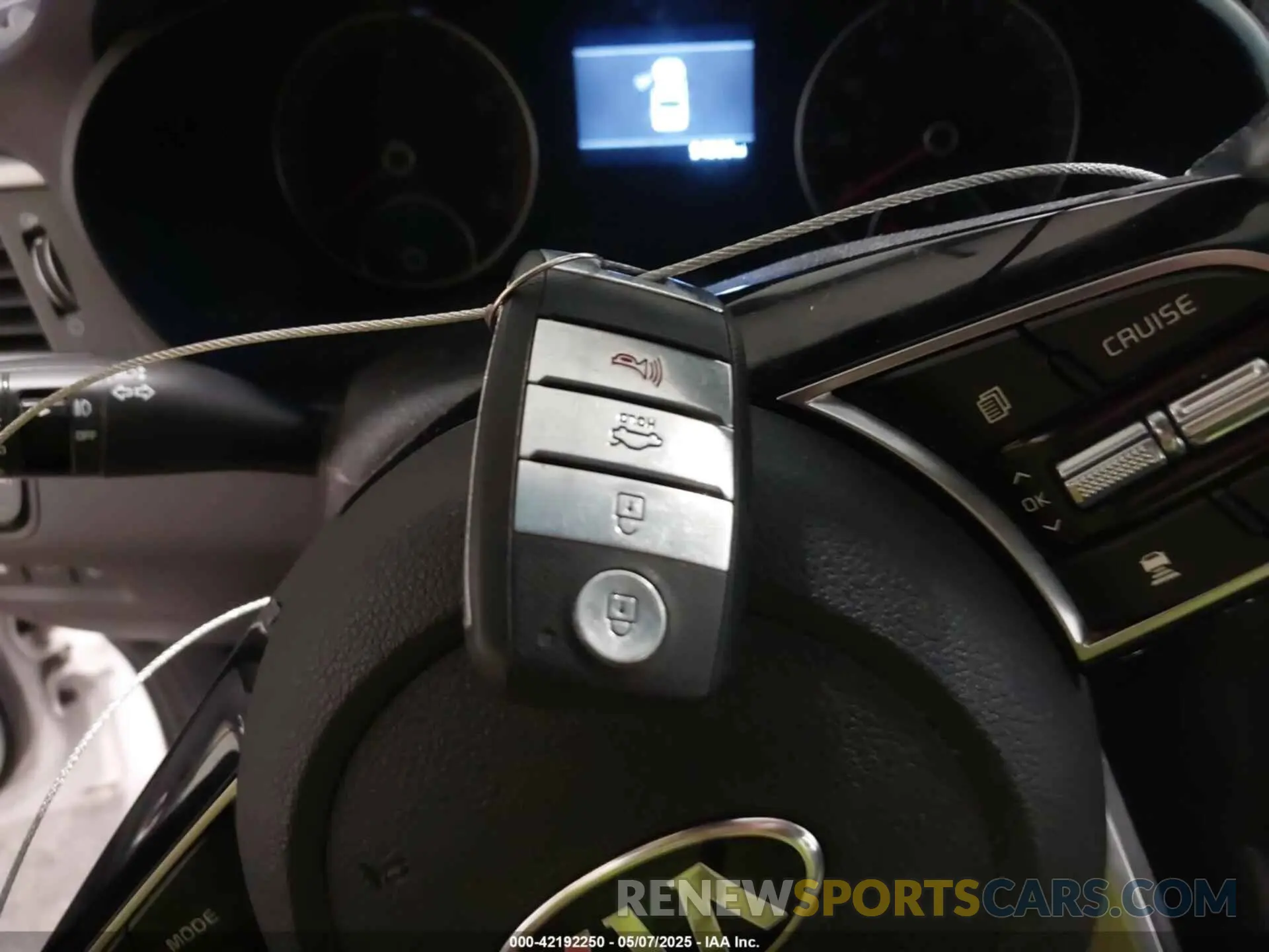 11 Photograph of a damaged car 5XXGU4L18KG314561 KIA OPTIMA 2019