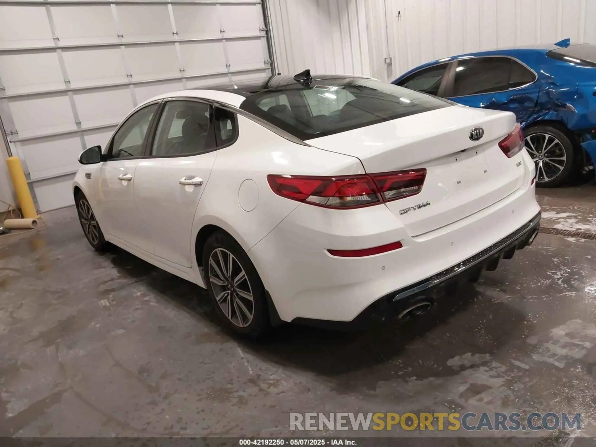 3 Photograph of a damaged car 5XXGU4L18KG314561 KIA OPTIMA 2019