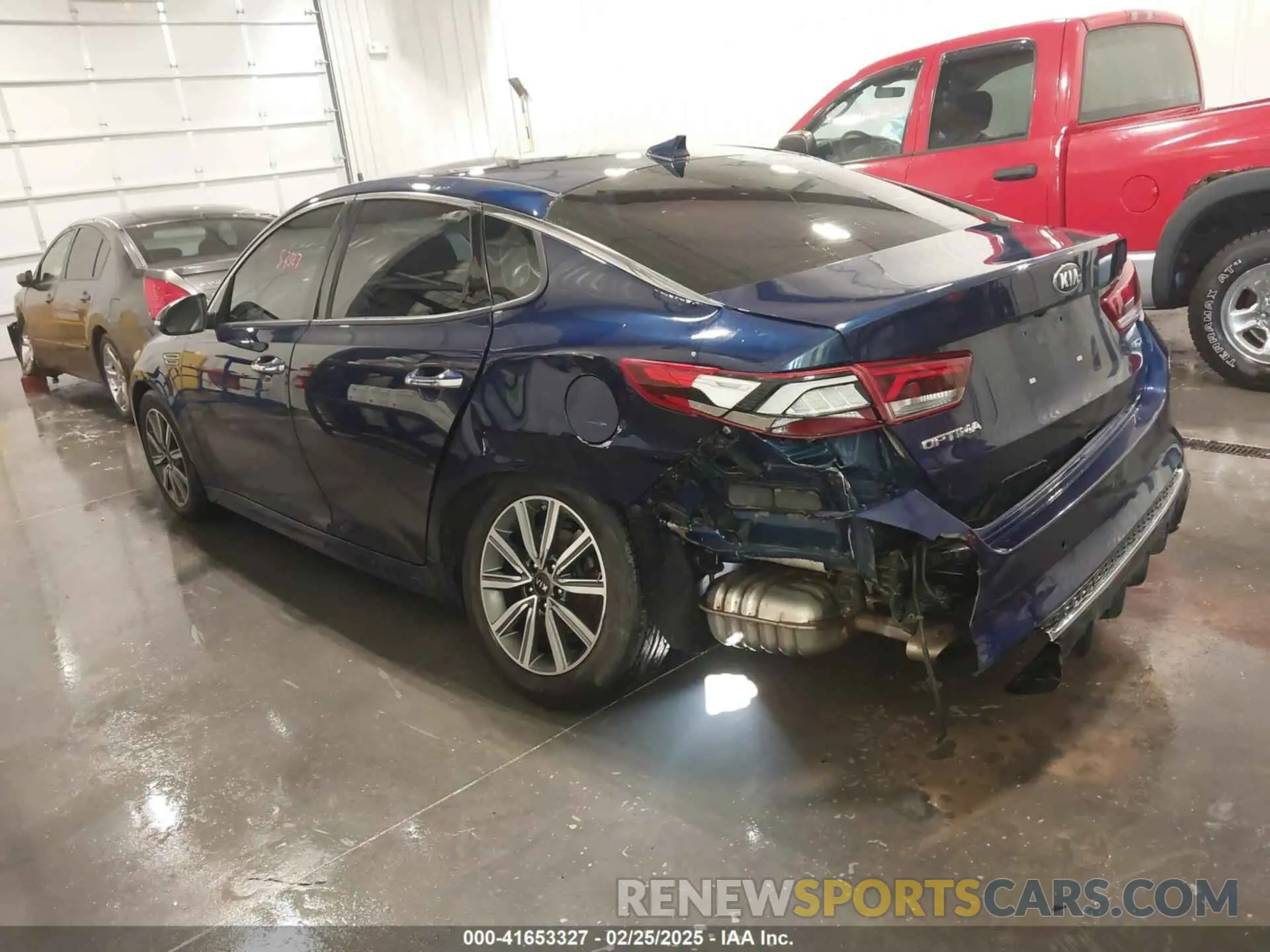 3 Photograph of a damaged car 5XXGU4L19KG285328 KIA OPTIMA 2019