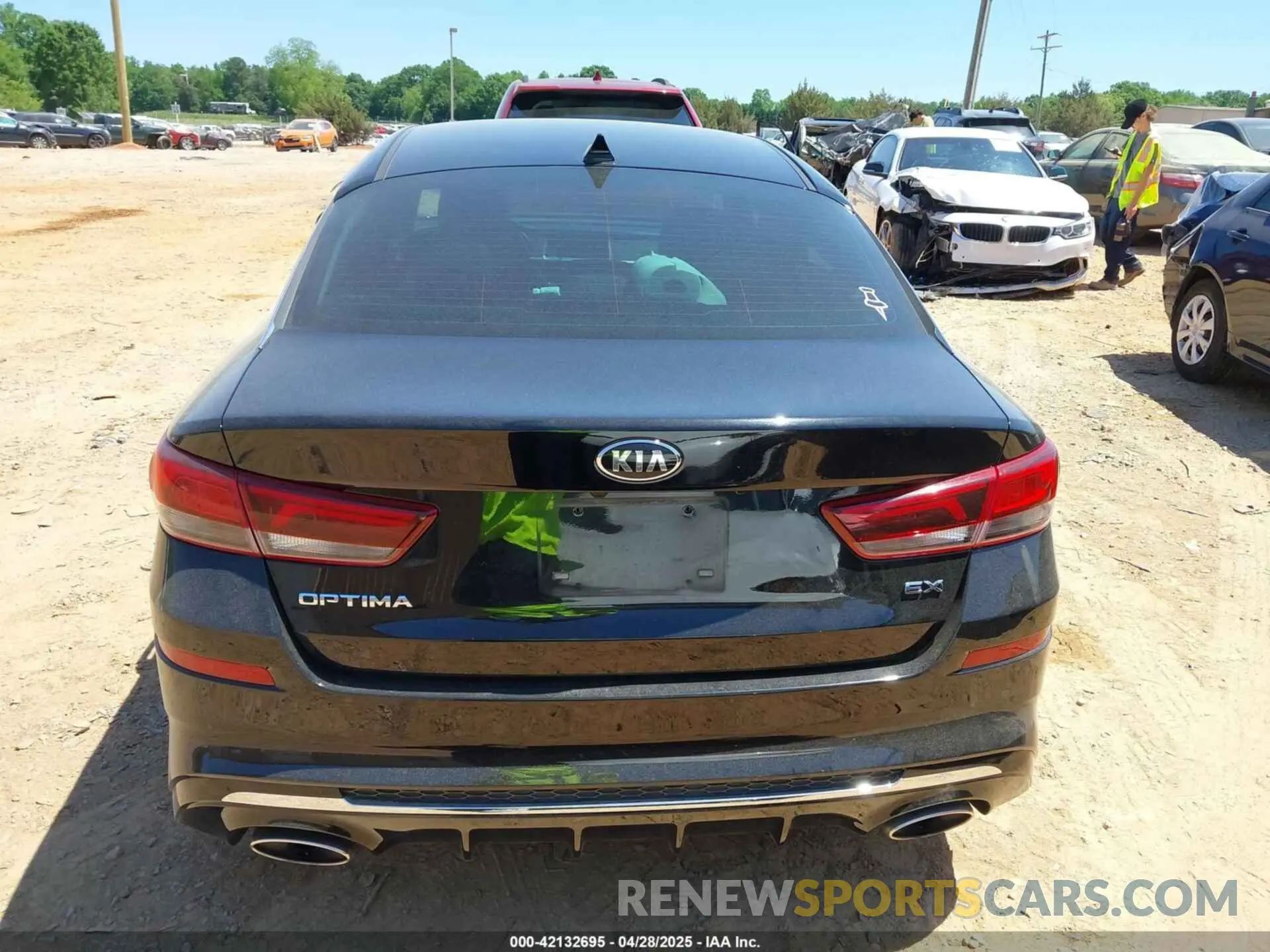 16 Photograph of a damaged car 5XXGU4L1XKG373613 KIA OPTIMA 2019