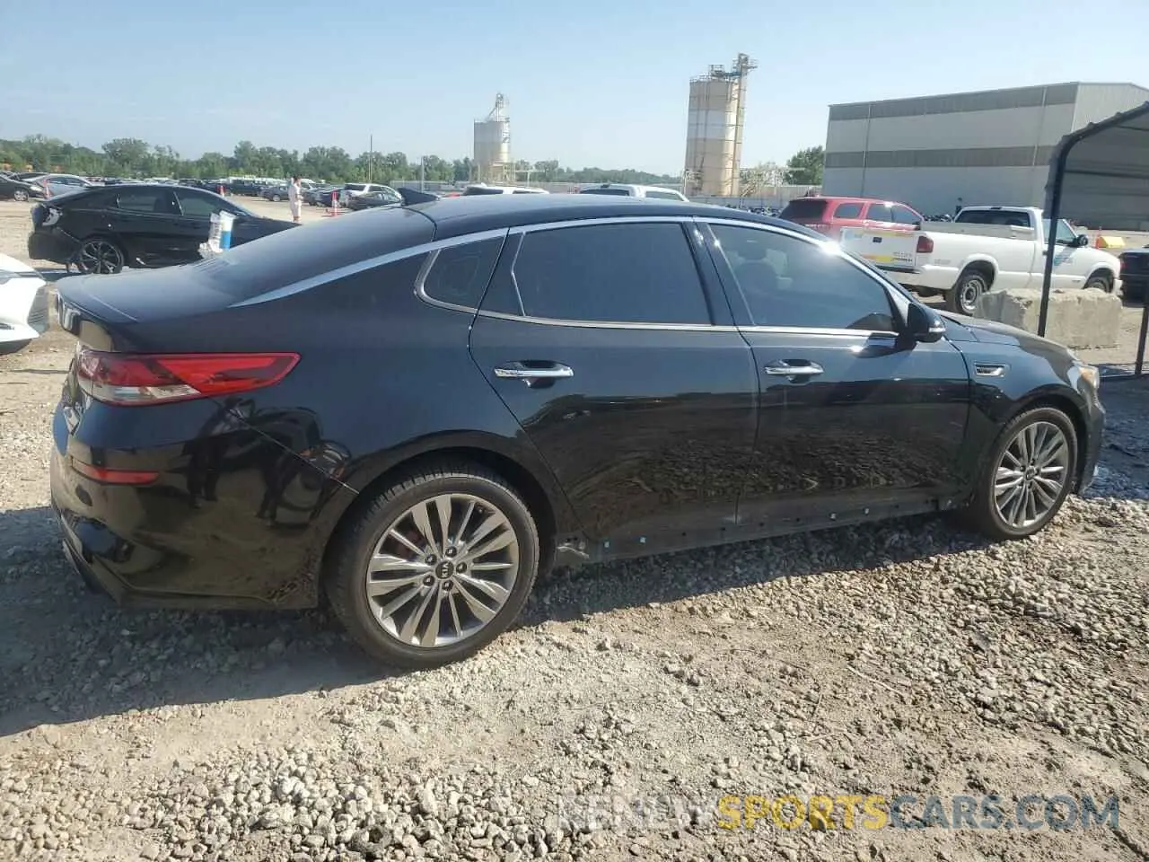 3 Фотография поврежденного автомобиля 5XXGV4L20KG313832 KIA OPTIMA 2019