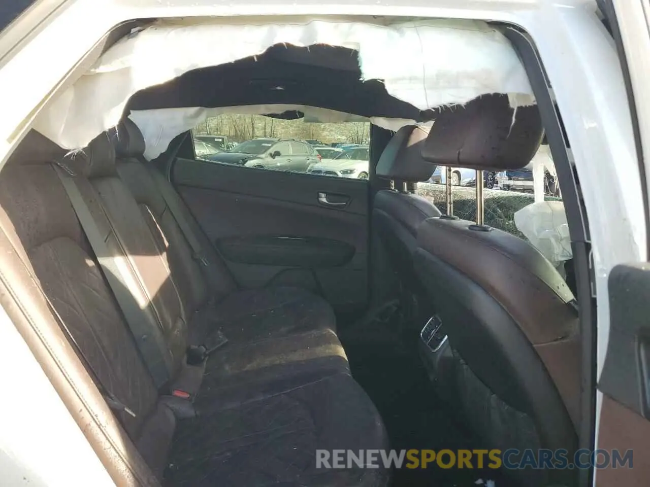 10 Photograph of a damaged car 5XXGV4L23KG326672 KIA OPTIMA 2019