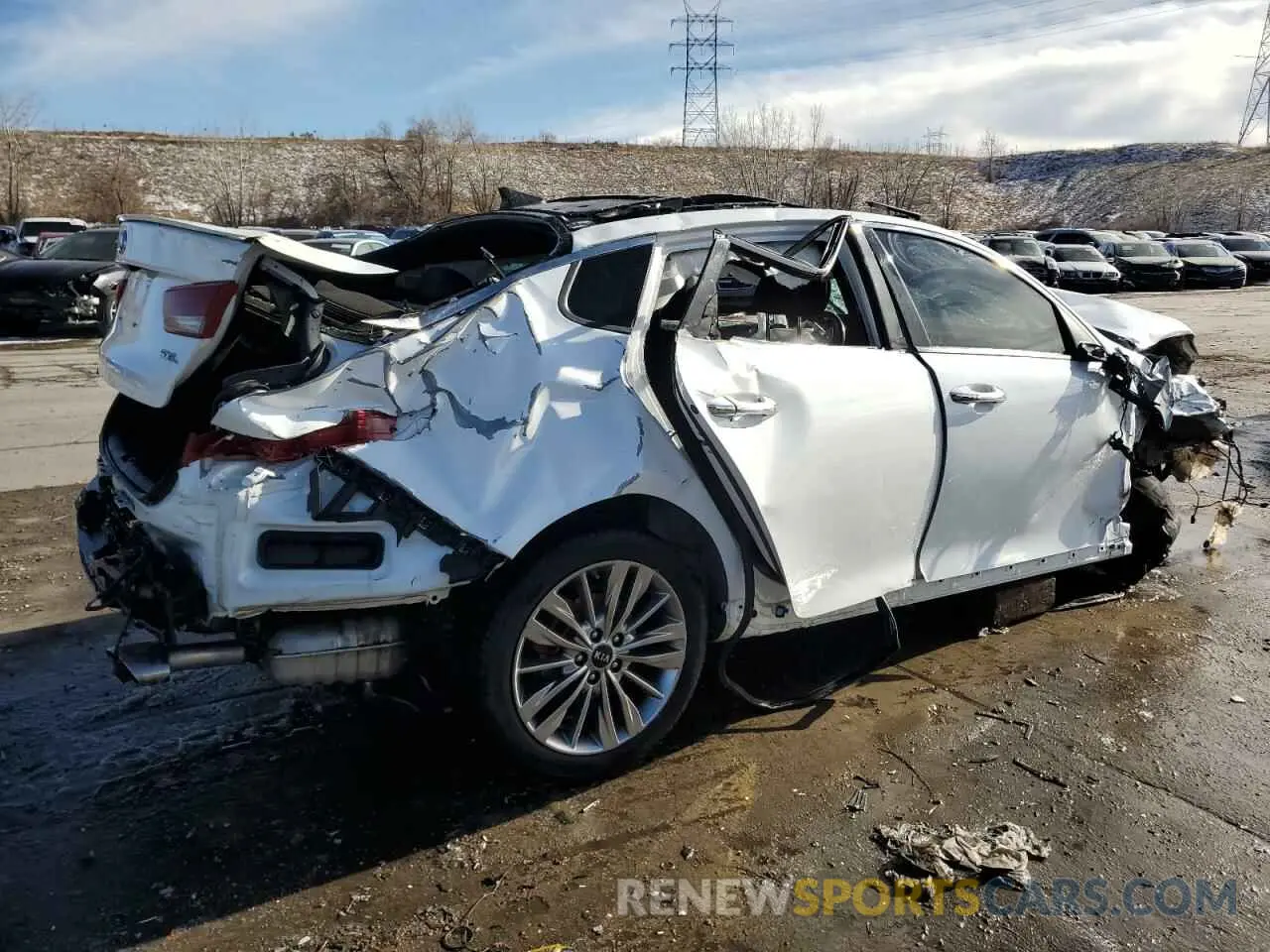 3 Photograph of a damaged car 5XXGV4L23KG326672 KIA OPTIMA 2019