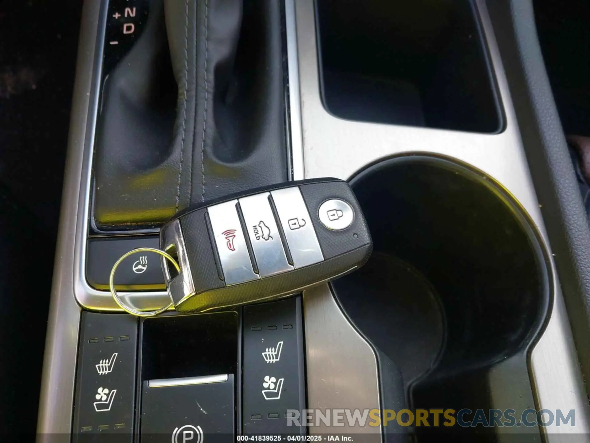 11 Photograph of a damaged car 5XXGV4L24KG351533 KIA OPTIMA 2019