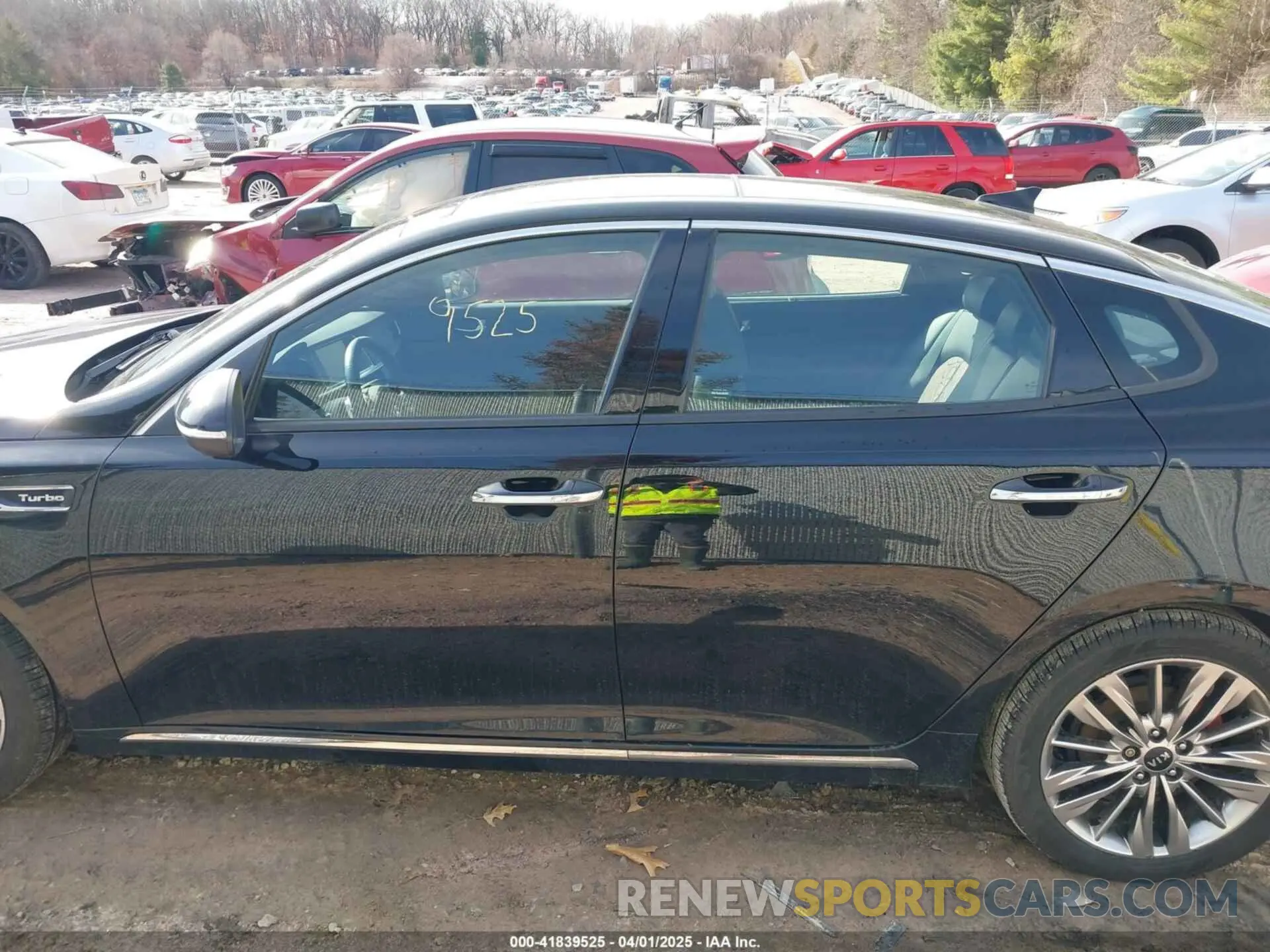 14 Photograph of a damaged car 5XXGV4L24KG351533 KIA OPTIMA 2019