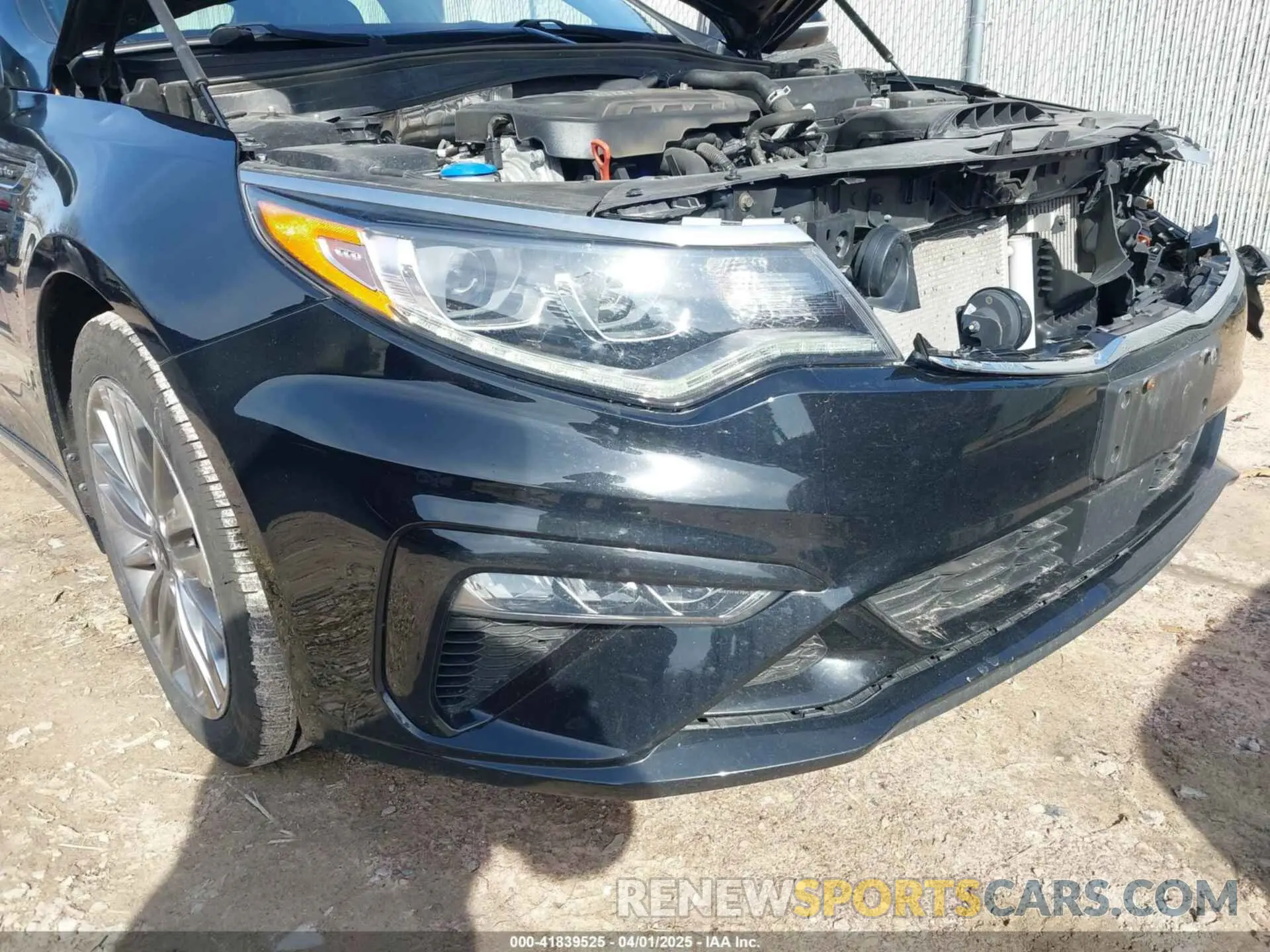 18 Photograph of a damaged car 5XXGV4L24KG351533 KIA OPTIMA 2019