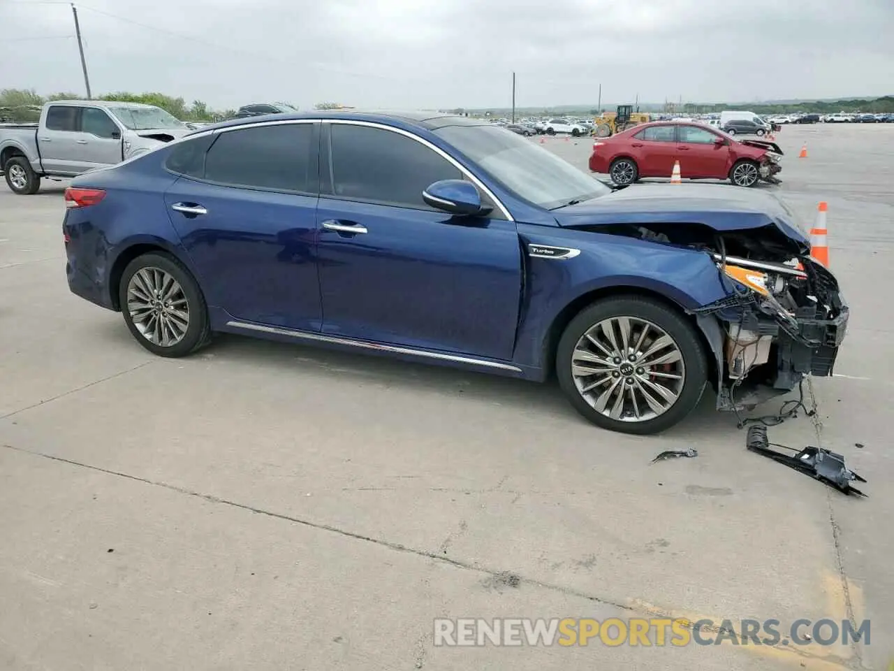 4 Фотография поврежденного автомобиля 5XXGV4L26KG304231 KIA OPTIMA 2019