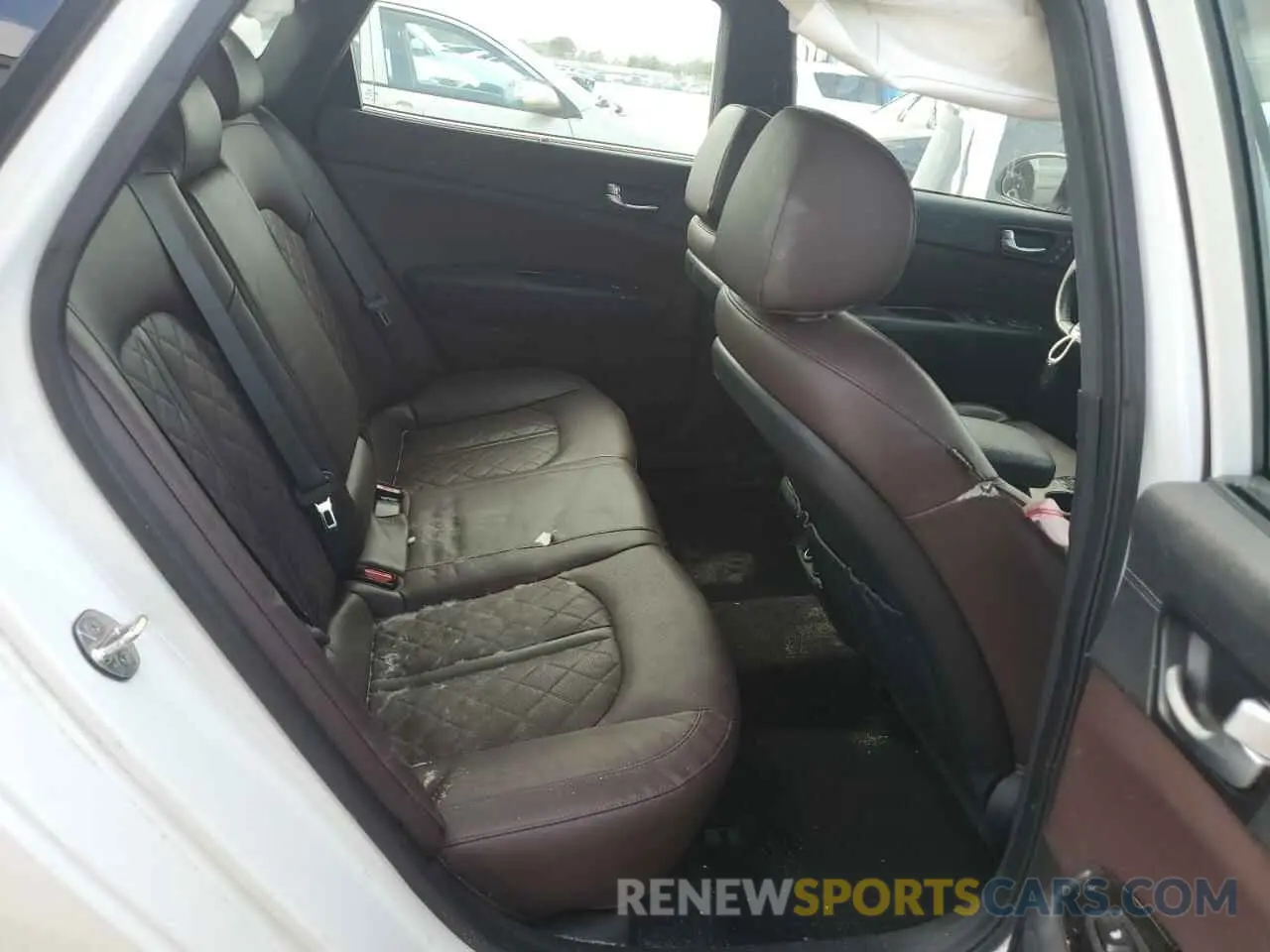 10 Photograph of a damaged car 5XXGV4L2XKG334476 KIA OPTIMA 2019