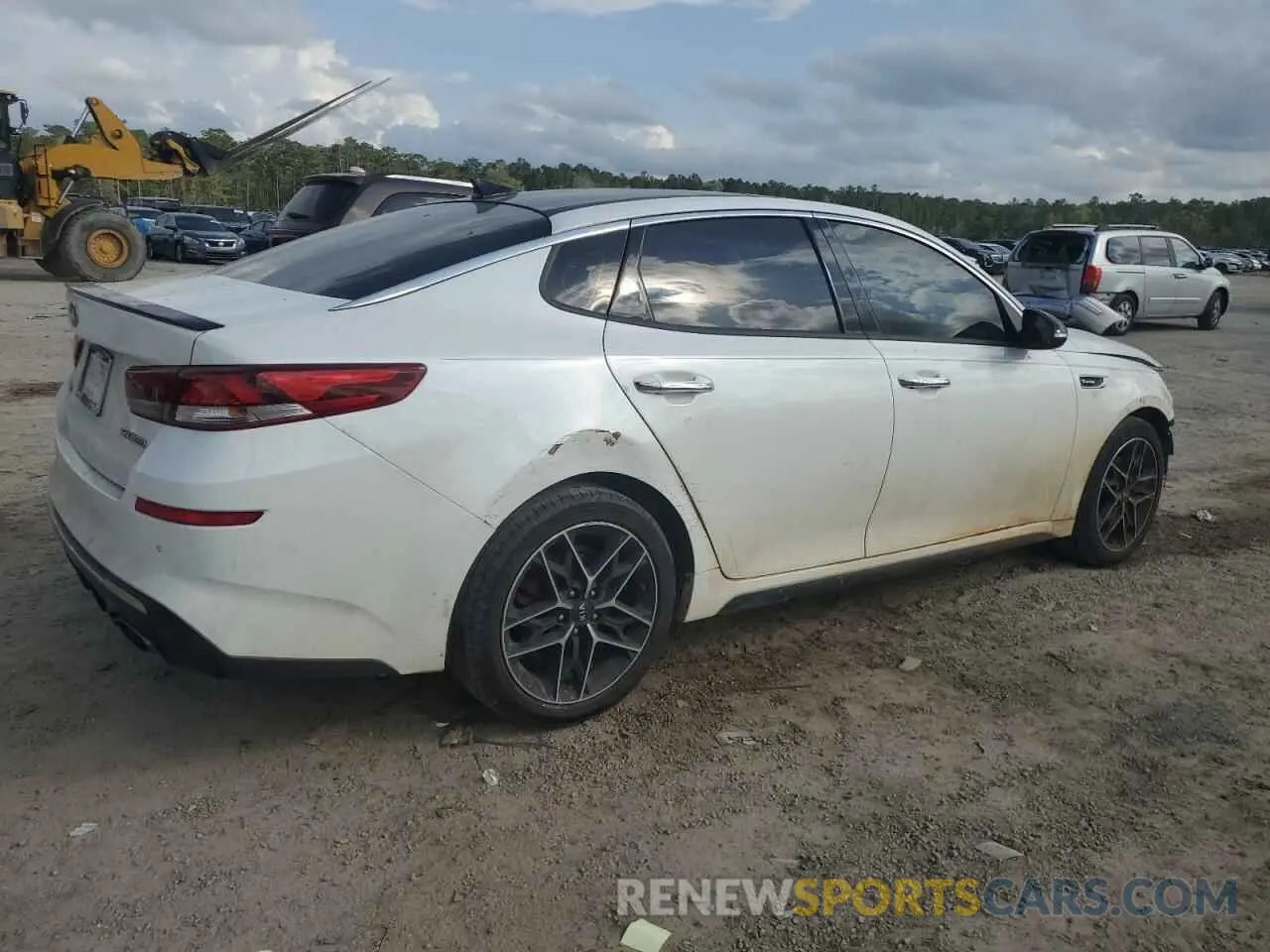 3 Photograph of a damaged car 5XXGW4L23KG310288 KIA OPTIMA 2019