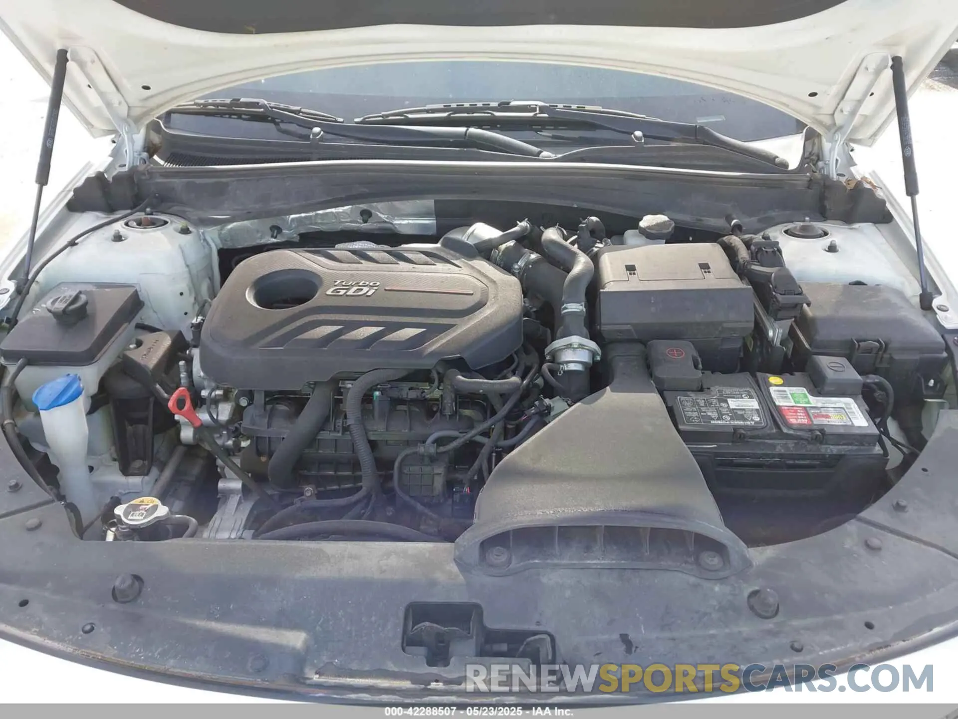 10 Photograph of a damaged car 5XXGW4L2XKG361934 KIA OPTIMA 2019