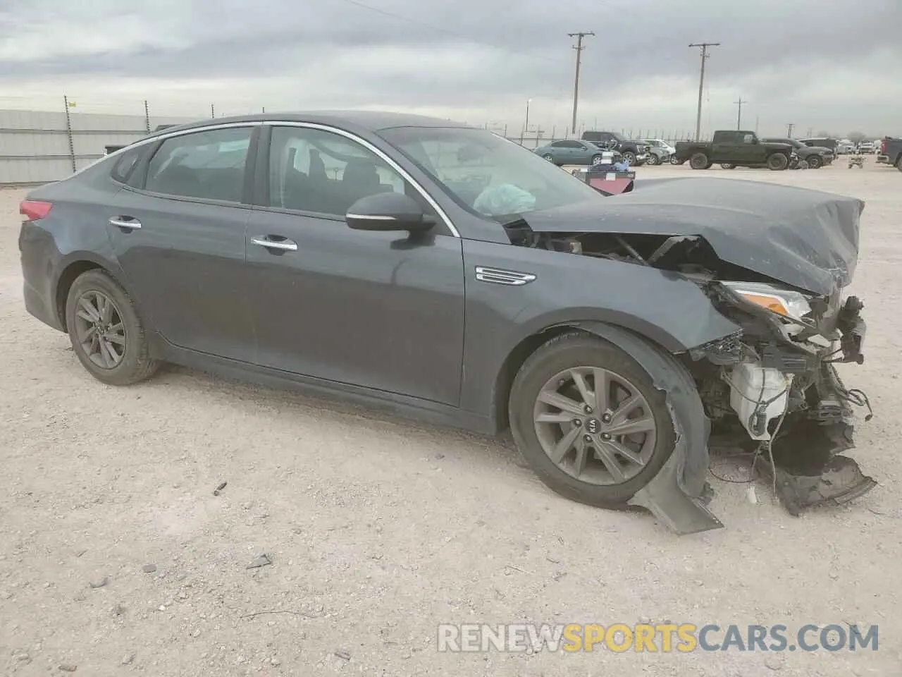 4 Photograph of a damaged car 5XXGT4L30LG388627 KIA OPTIMA 2020