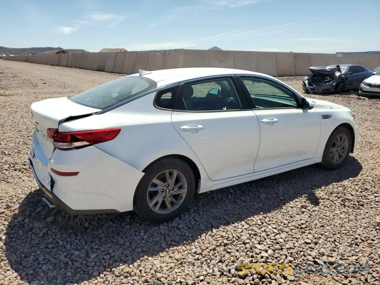 3 Photograph of a damaged car 5XXGT4L30LG393651 KIA OPTIMA 2020
