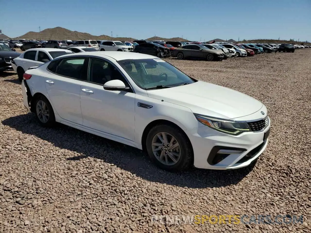 4 Photograph of a damaged car 5XXGT4L30LG393651 KIA OPTIMA 2020