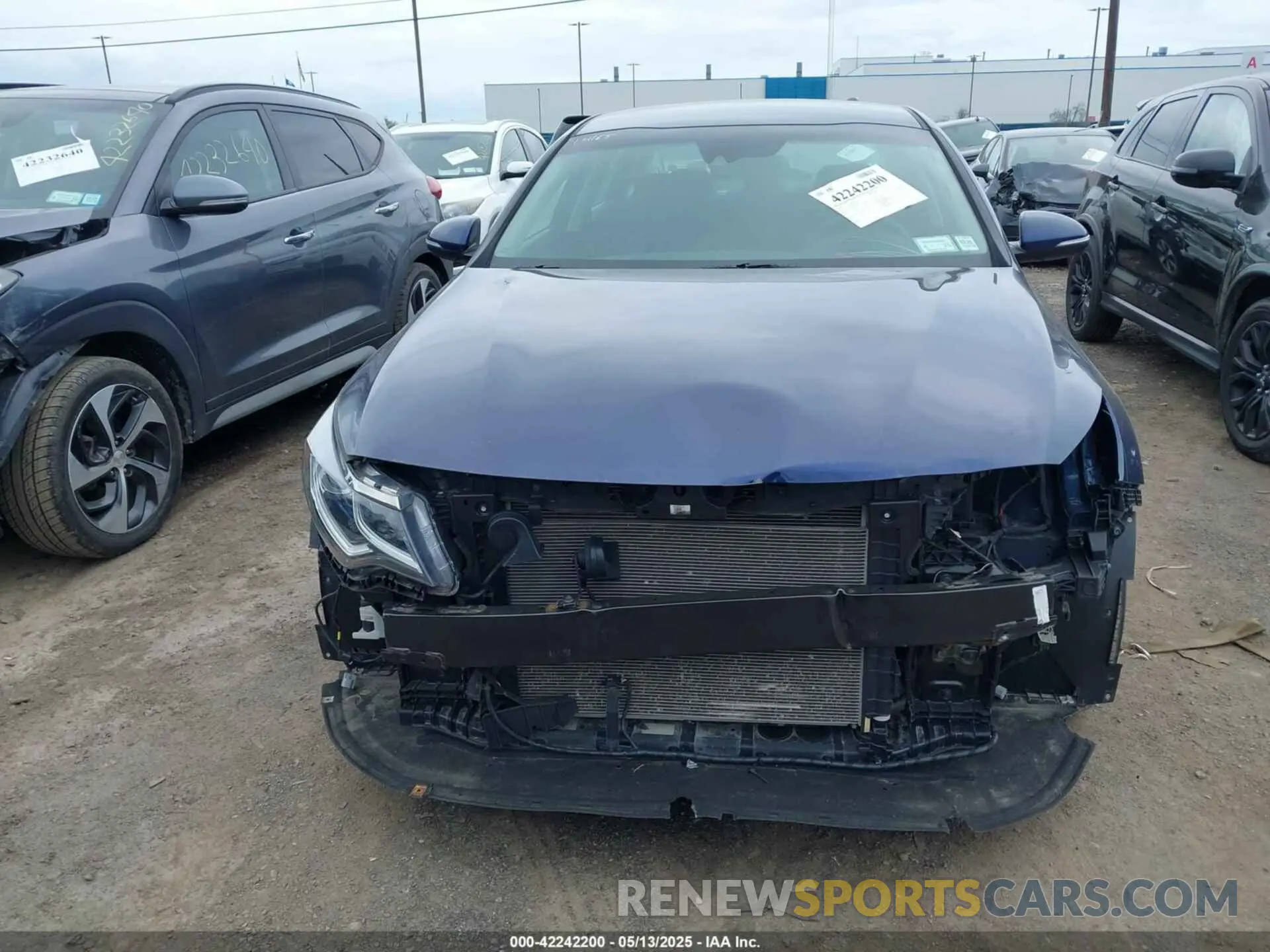 12 Фотография поврежденного автомобиля 5XXGT4L30LG396033 KIA OPTIMA 2020
