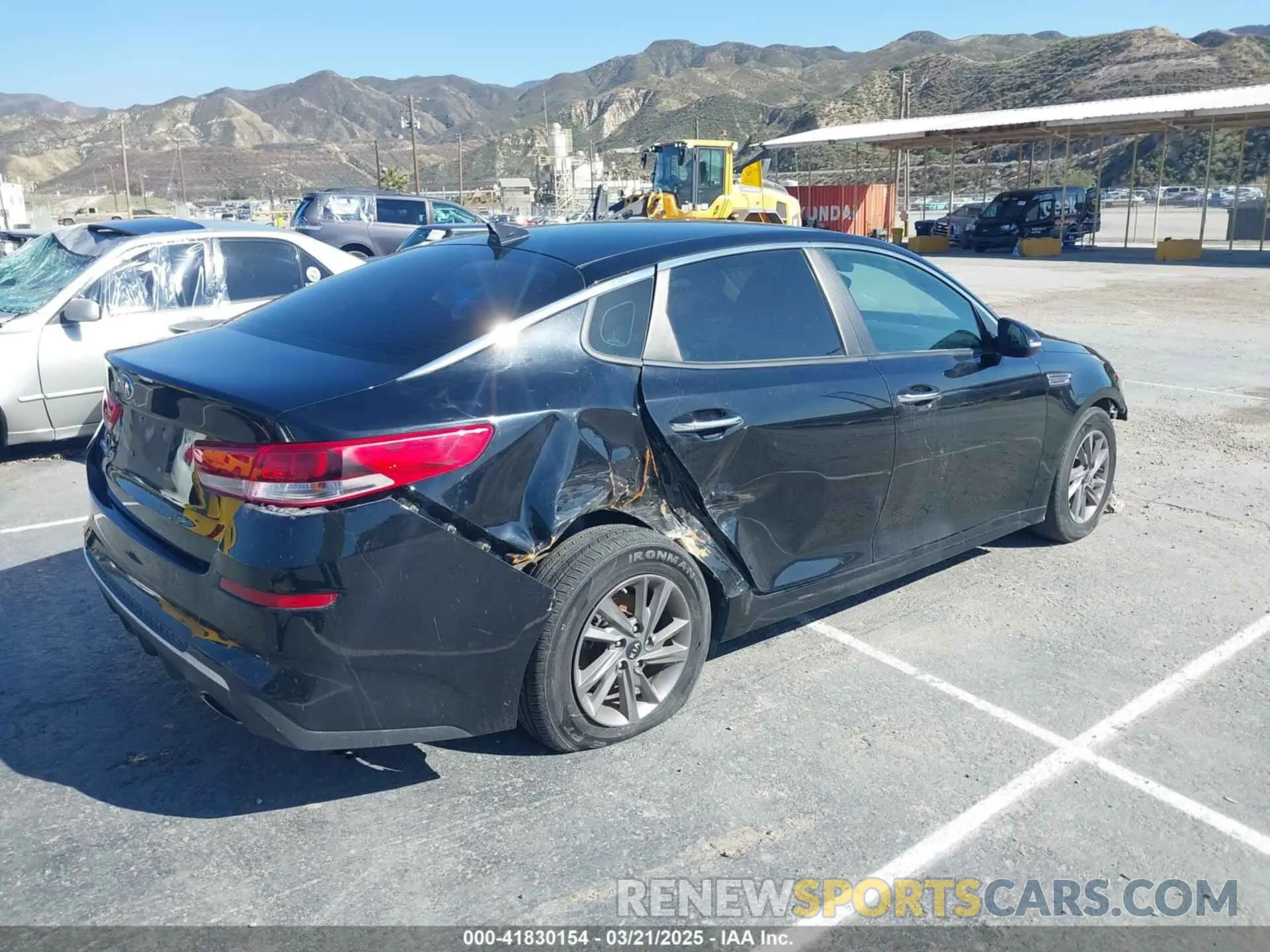 4 Фотография поврежденного автомобиля 5XXGT4L30LG396887 KIA OPTIMA 2020