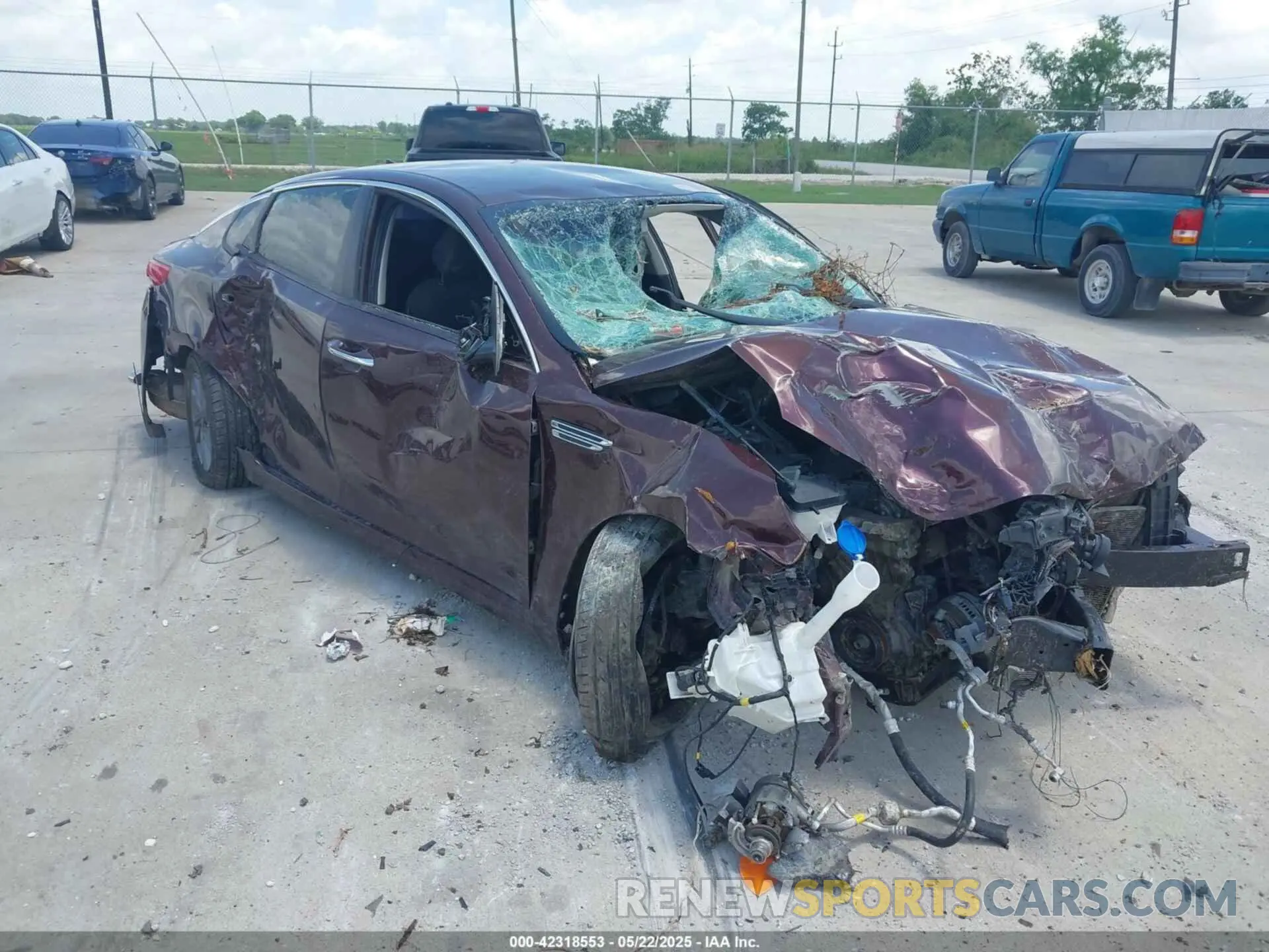 1 Photograph of a damaged car 5XXGT4L30LG397487 KIA OPTIMA 2020